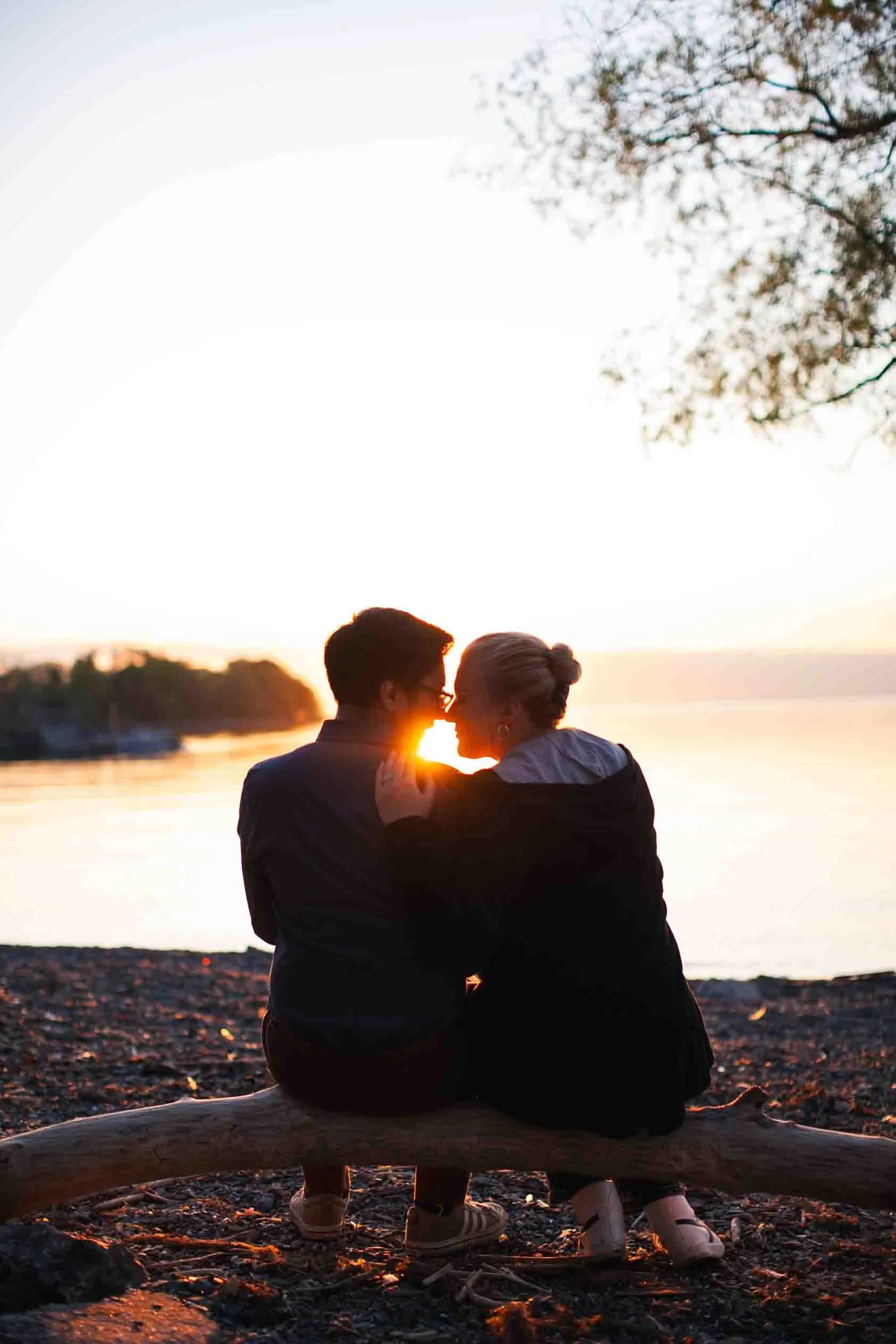 richards-memorial-park-sunrise-engagement-photoshoot-mississauga-candid-editorial.jpg-62.jpg