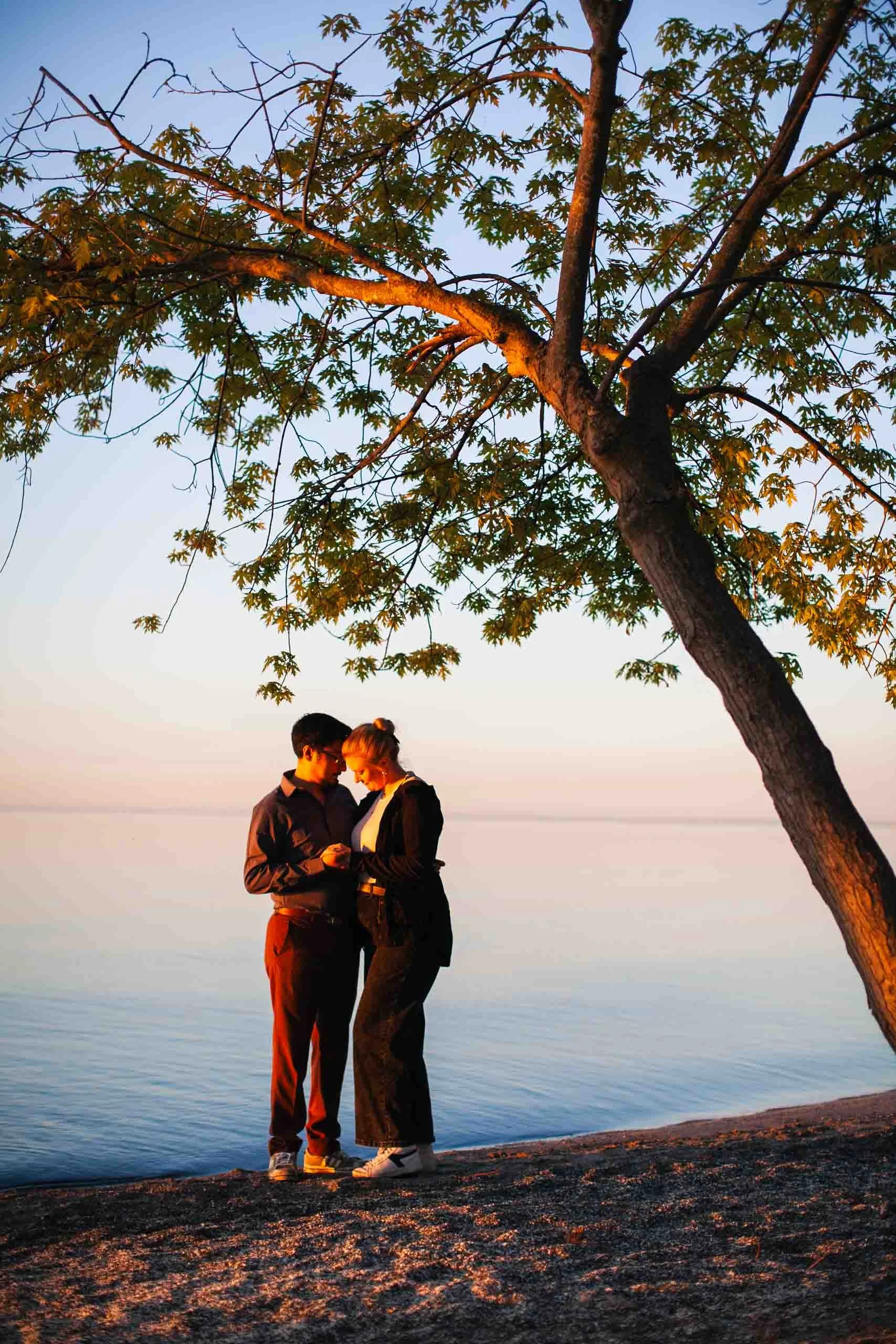richards-memorial-park-sunrise-engagement-photoshoot-mississauga-candid-editorial.jpg-75.jpg