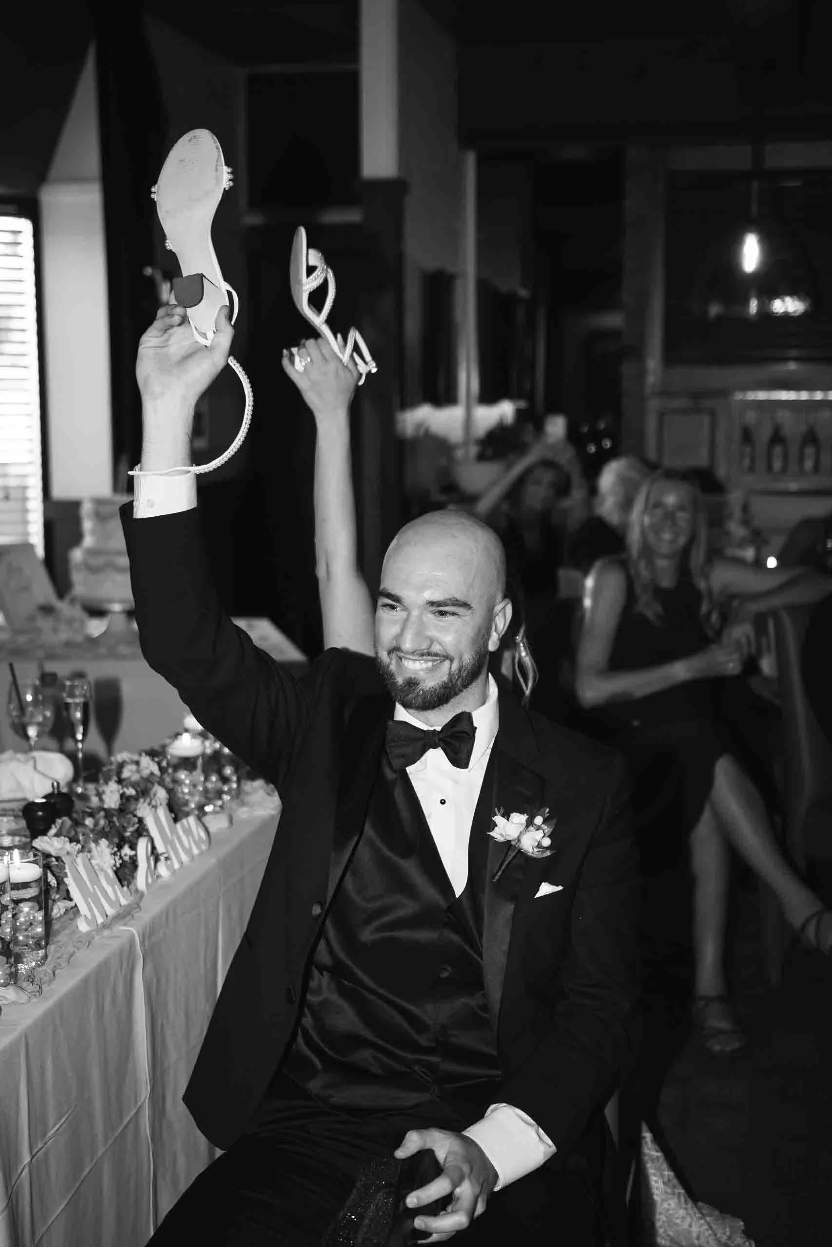 charcoal-steak-house-wedding-kitchener-001.jpg-352.jpg