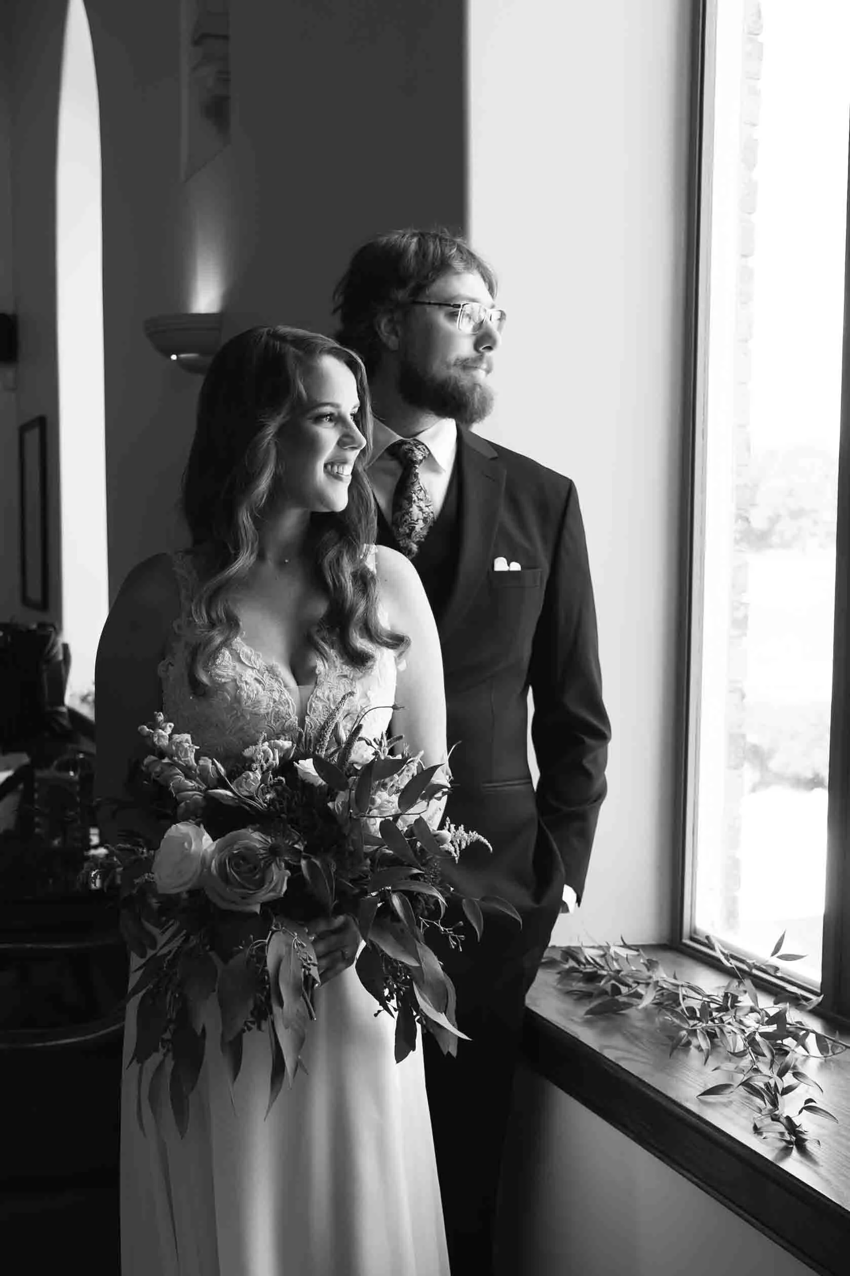 Wedding portraits at Hauser Hall in Heidelberg Ontario