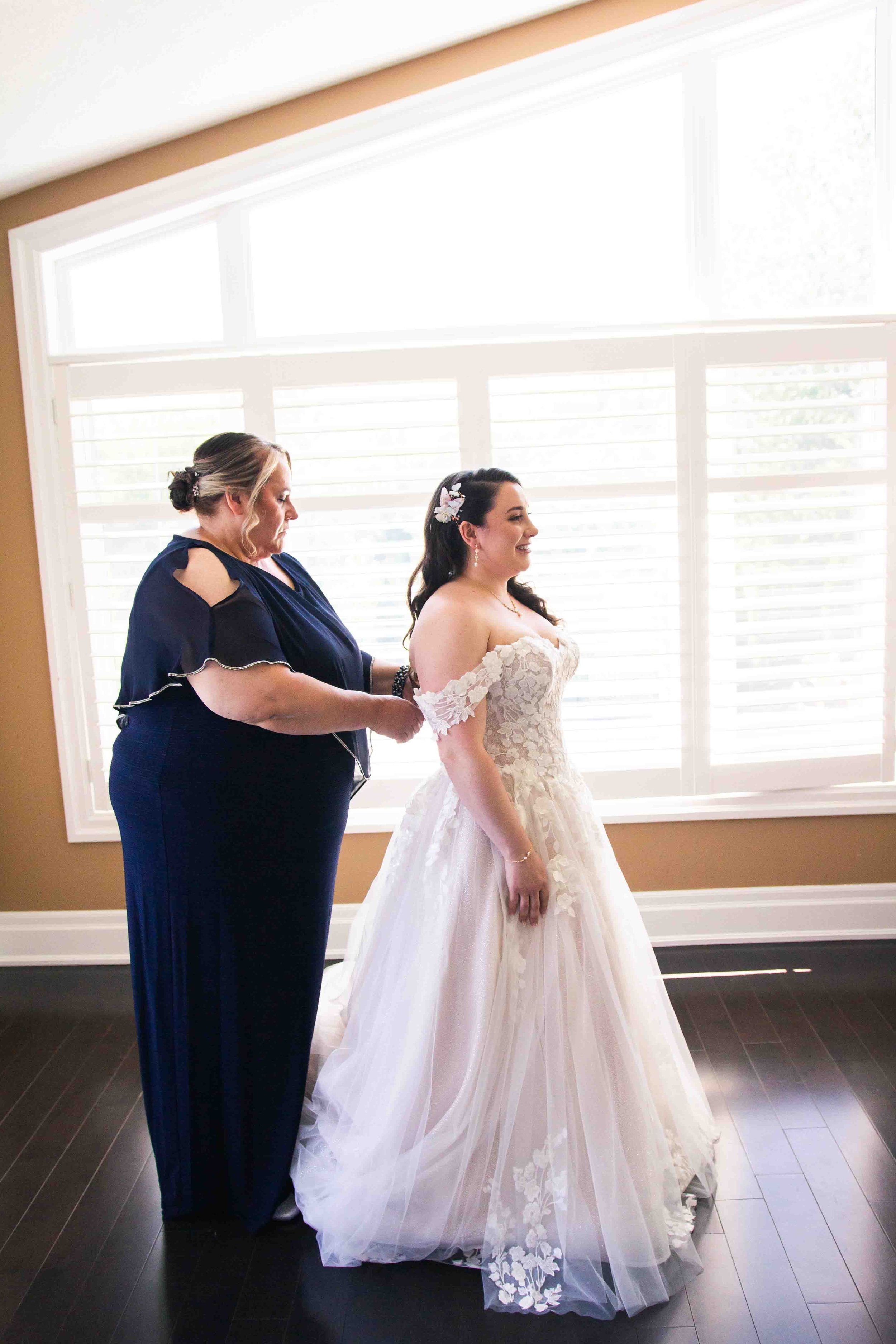 Getting Ready Wedding Photos Airbnb Cambridge Ontario
