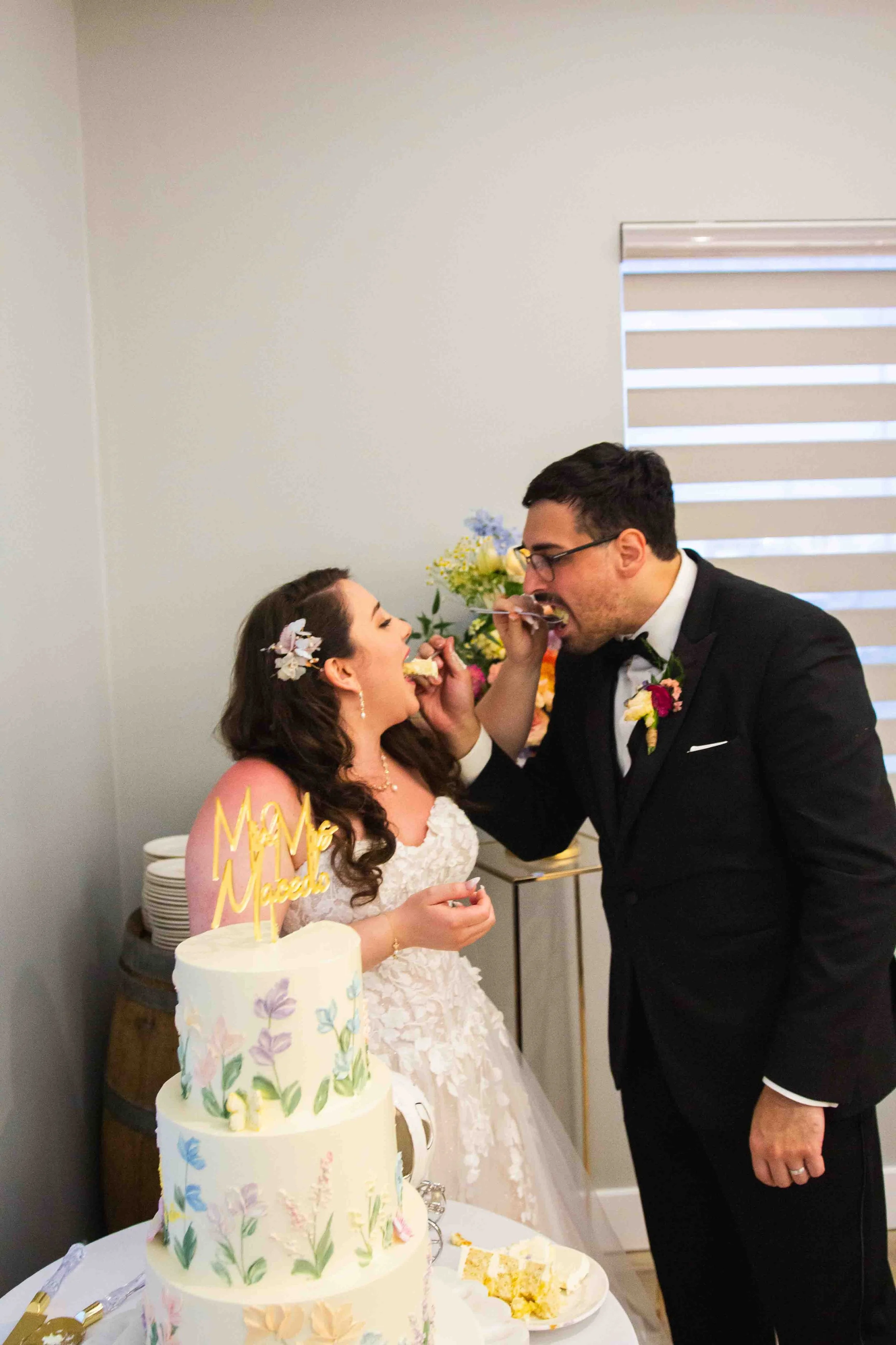 Romantic Wedding Cake Photography Cambridge Ontario