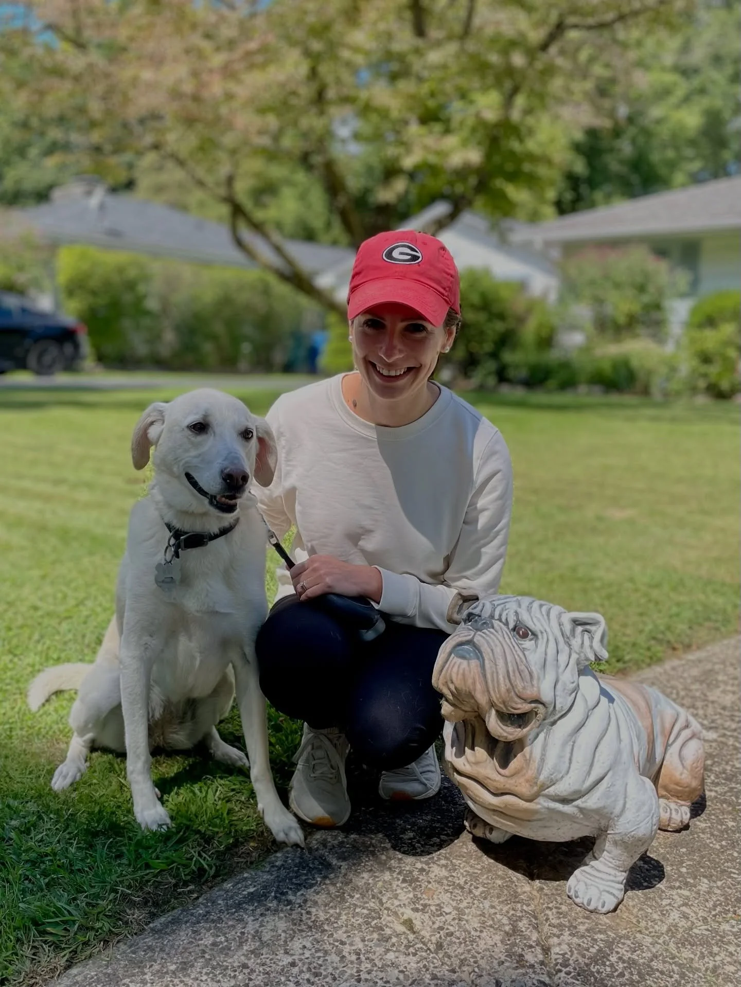 Life Lately (September Edition):

🏈 UGA football (and visiting the neighborhood stone bulldog for good luck)

🎨 My latest painting

🥐 Saturday mornings at the market (an almond croissant from the bakery + cappuccino from the European cheese shop)
