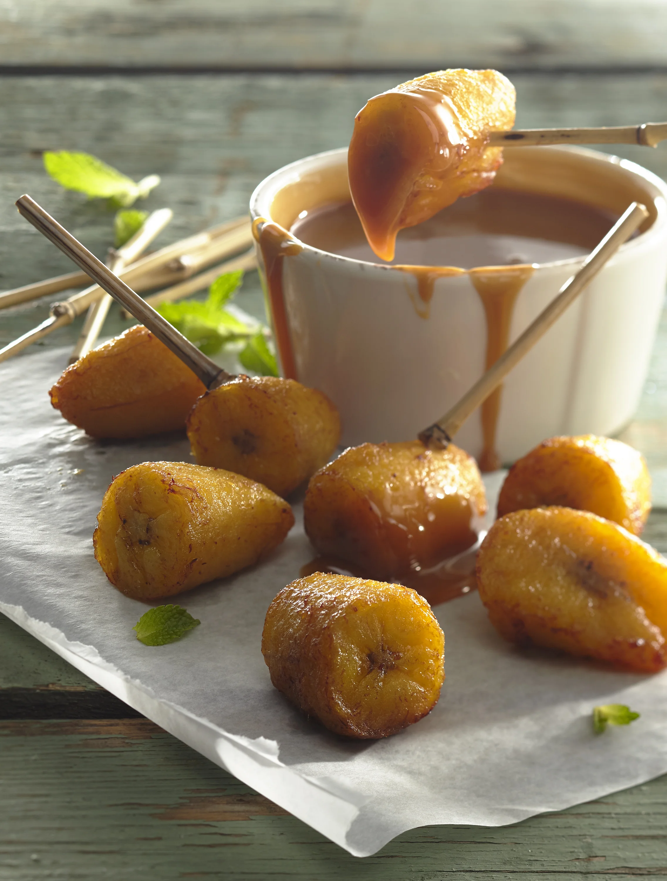 2233582_MonarchNON GMO RIPENED SLICEDSWEET PLANTAINS-CARMELDIP-V3 copy.jpg