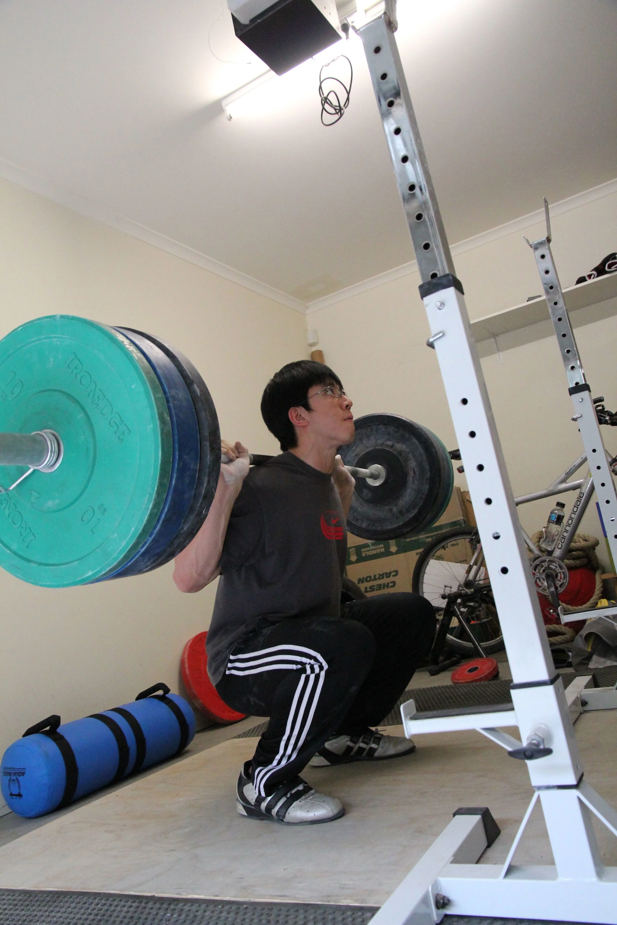 Squat: Knees over Toes?