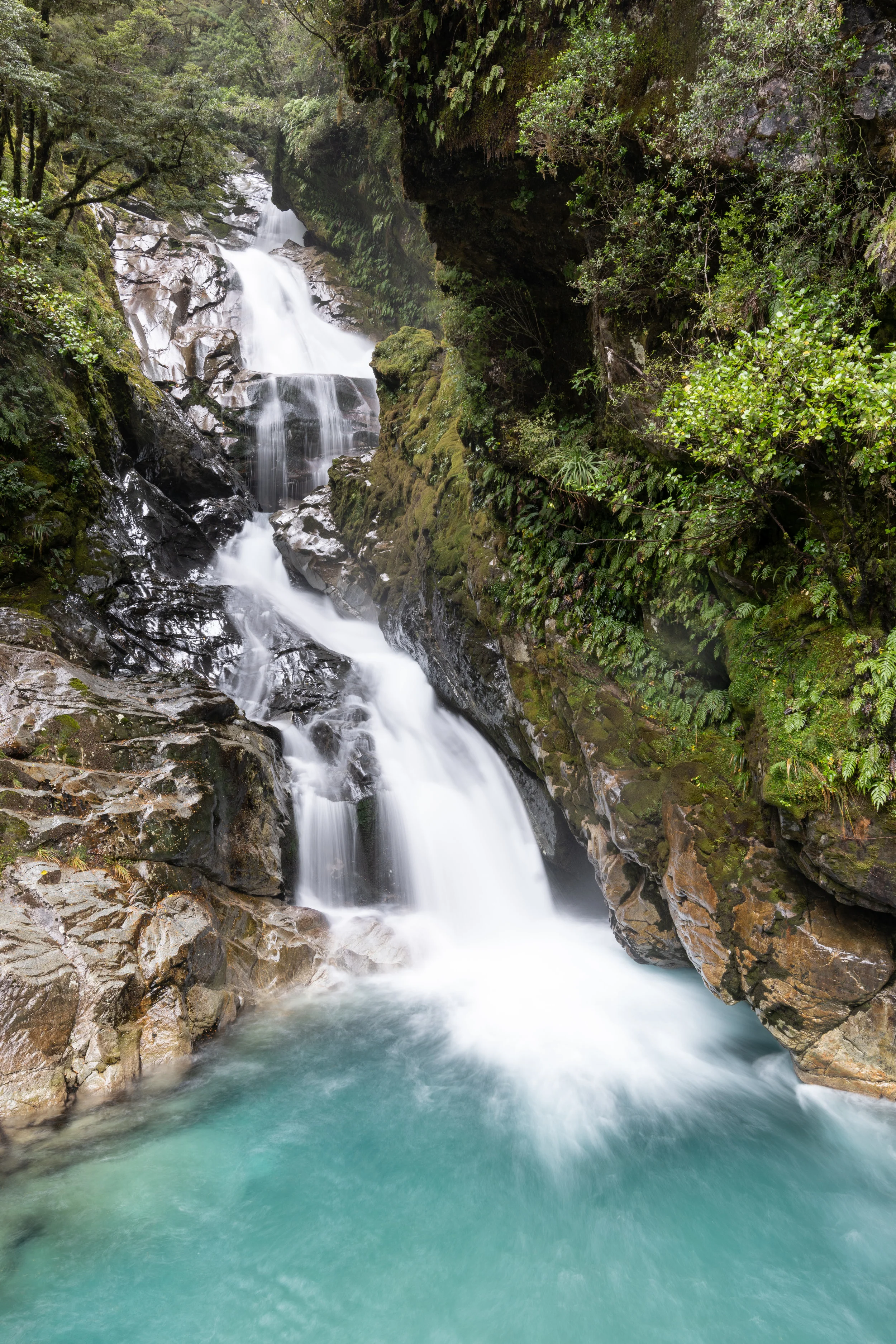 WaterfallGlaciar-8500693.jpg