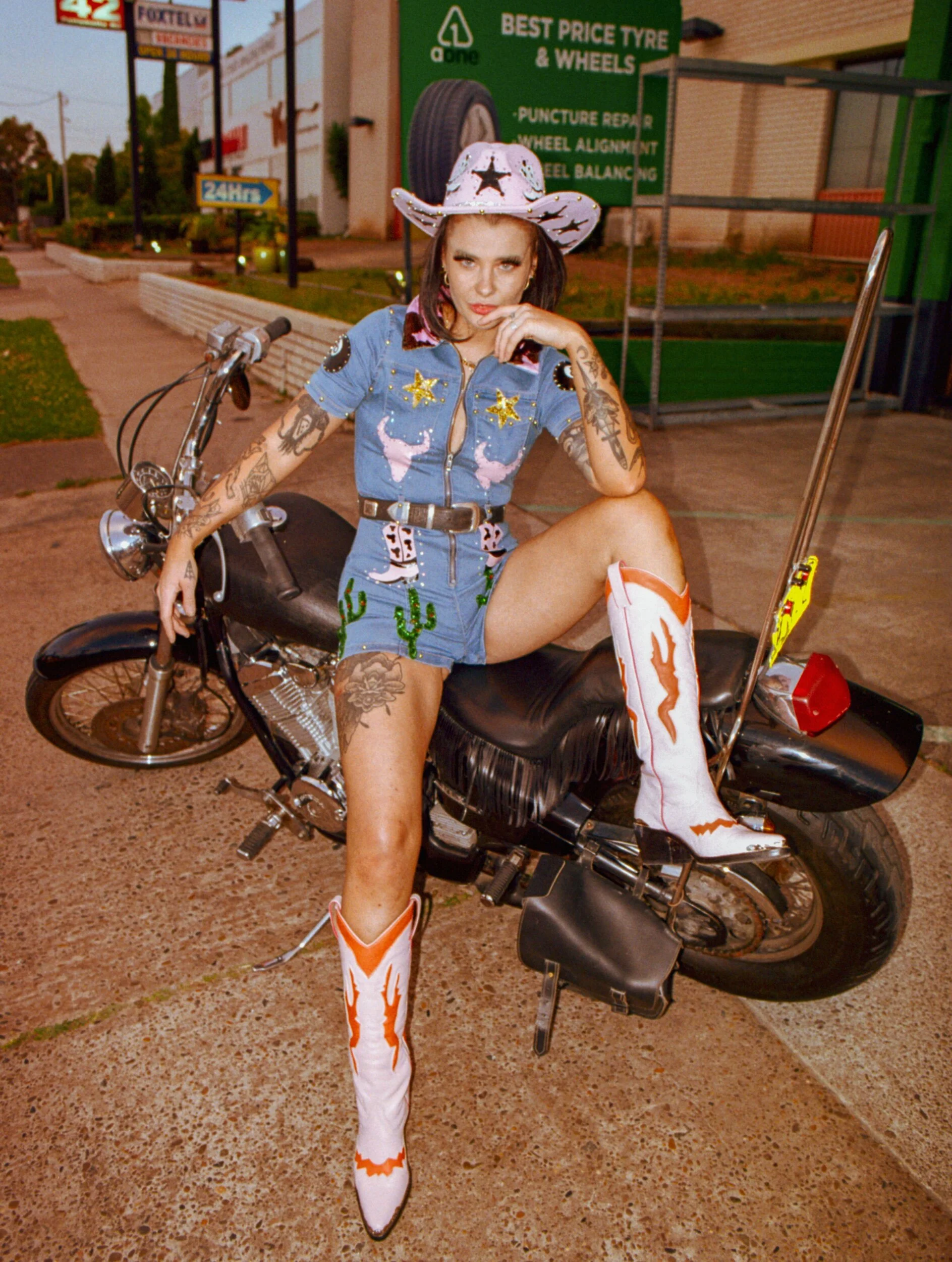 EAD60B26-F571-4C63-9A2E-CC74CA3806DC