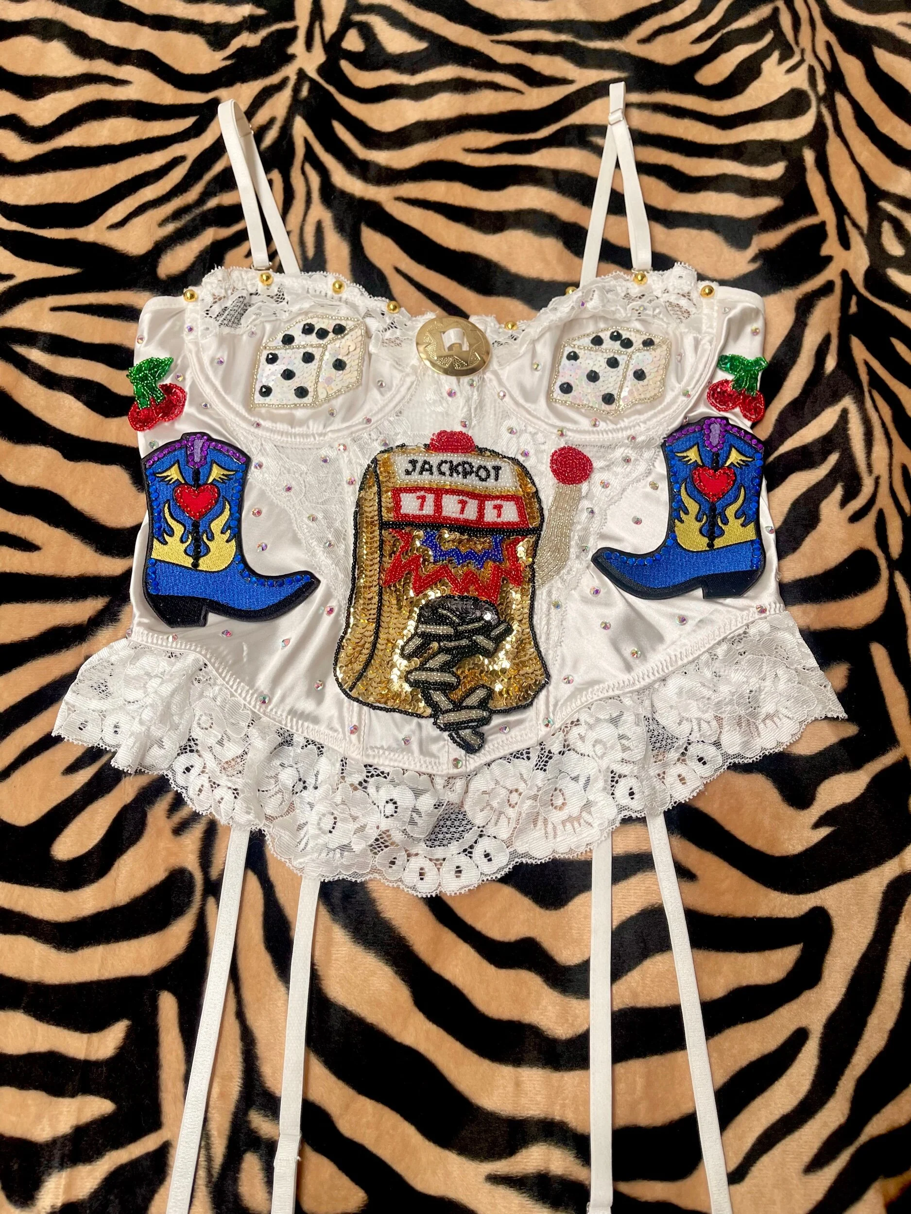 385B1395-C665-4CD3-9E98-C370454B376B