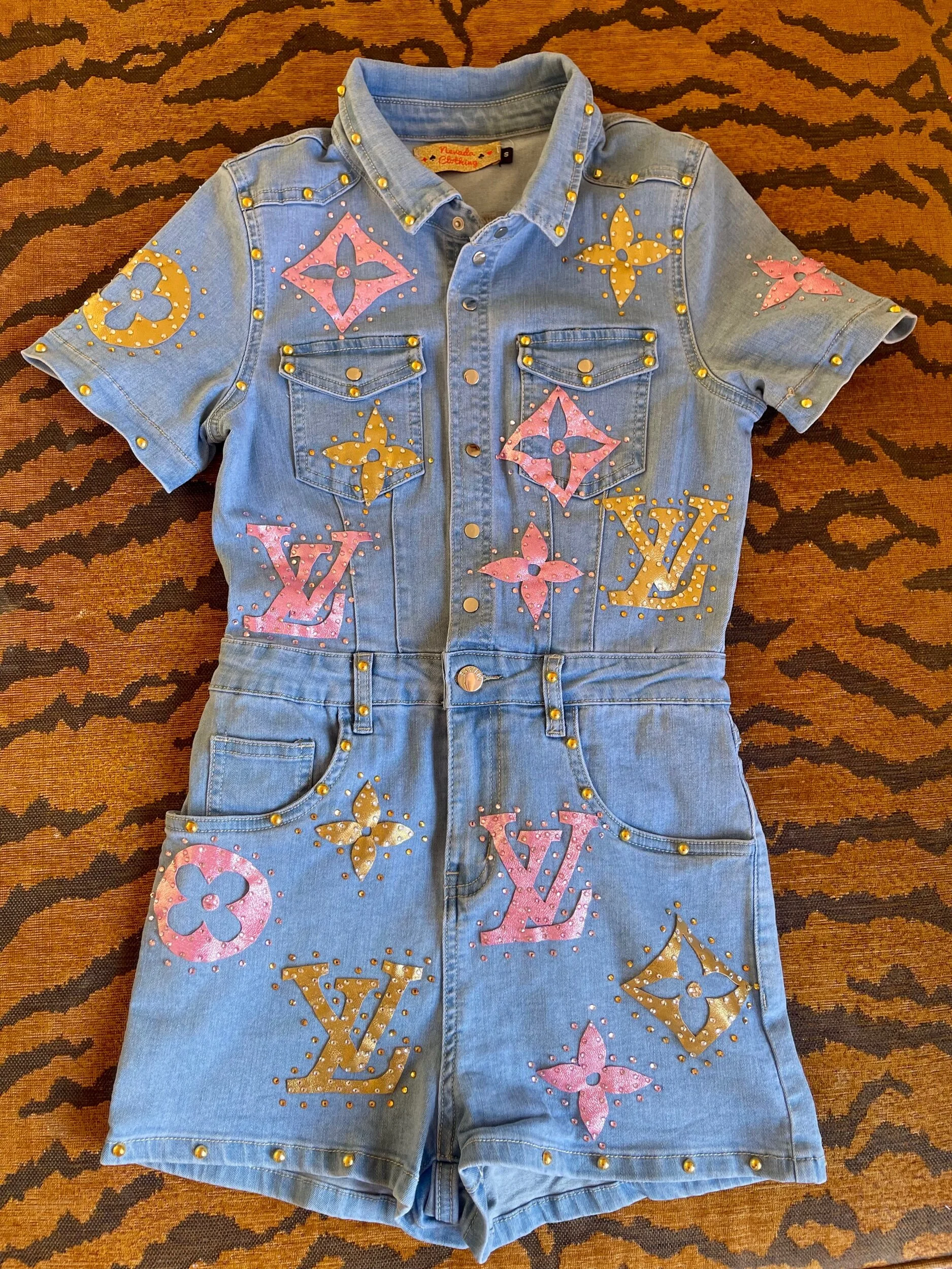 9DBF764A-EEB8-4134-A352-4895F8EF014B