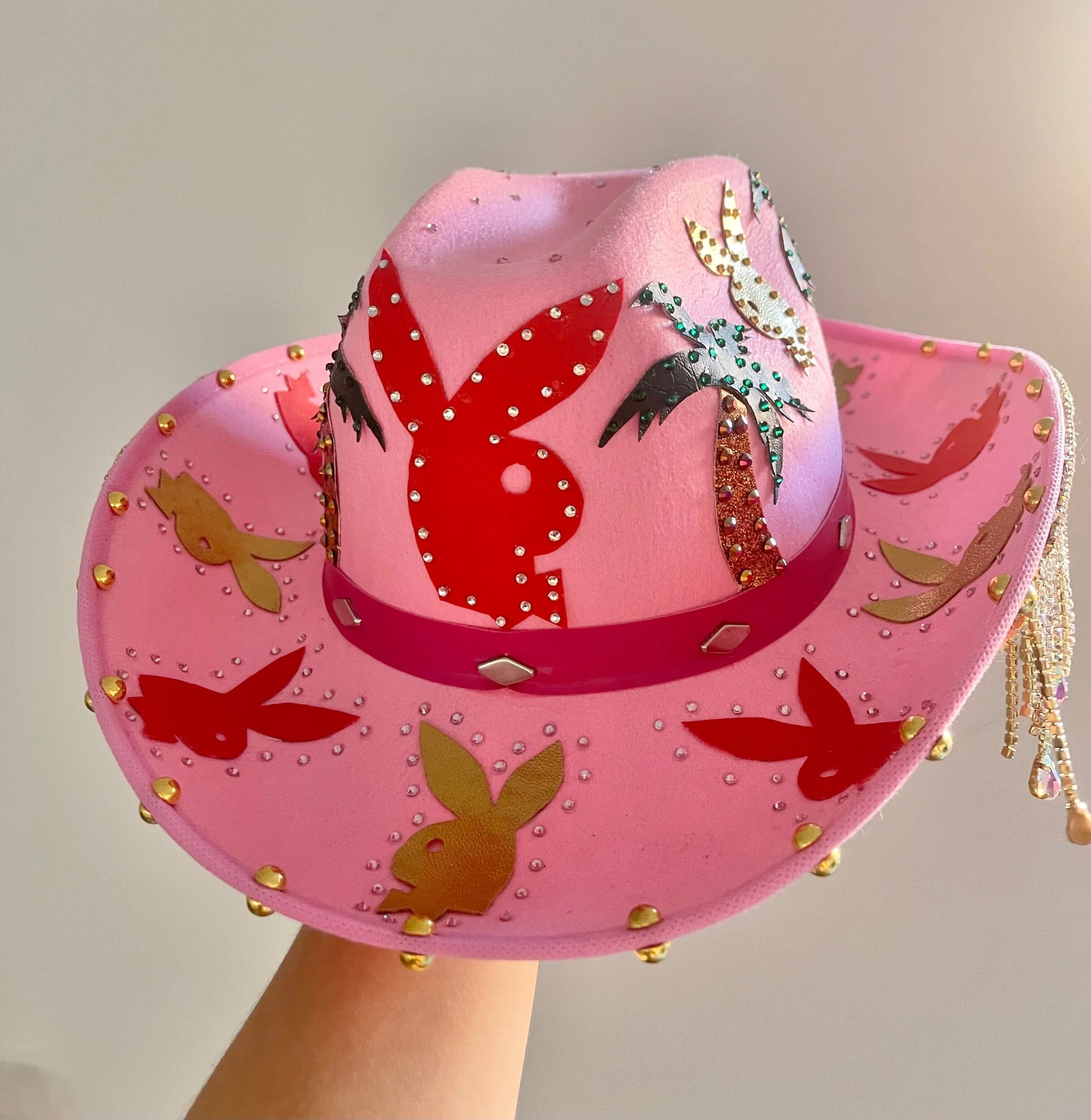 AAC96FB9-1E25-4415-A950-502D31E8D85D