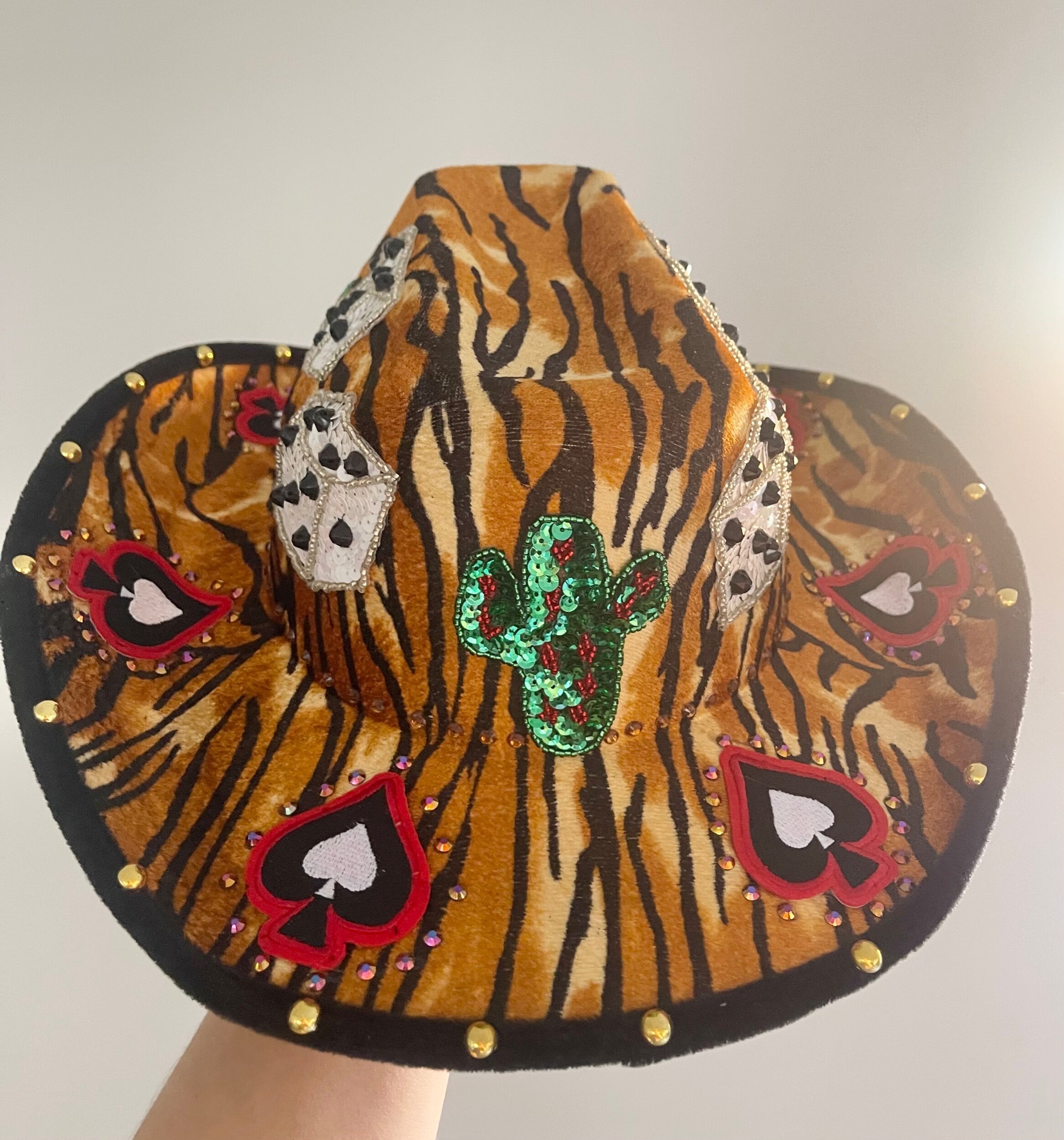 1EEF3556-72A0-4977-A7E3-91C4D53D0B3C