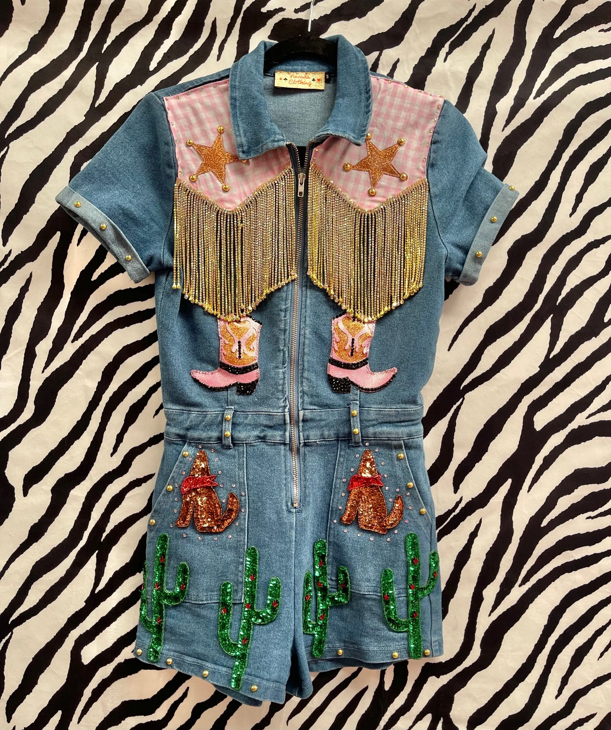 FB44C571-5FF7-4F61-9C10-E1B6D9292FFA