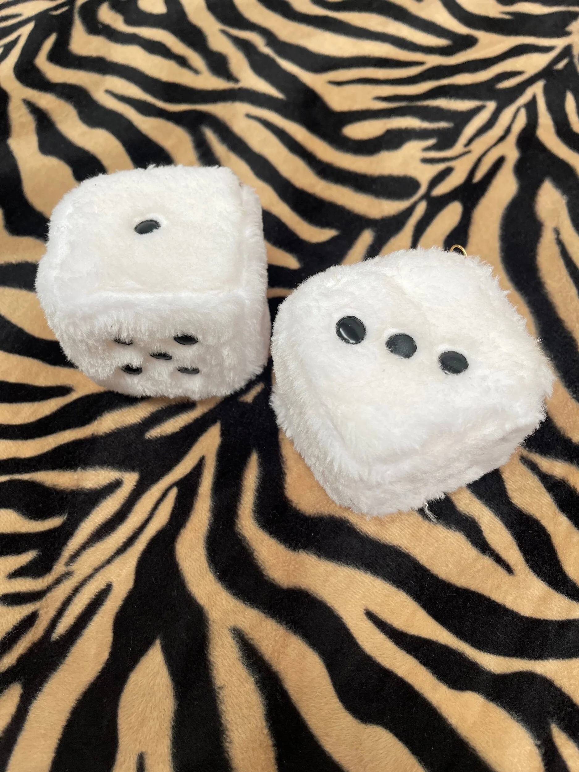 39047900-024B-4C4B-91AC-4E082F98A1ED