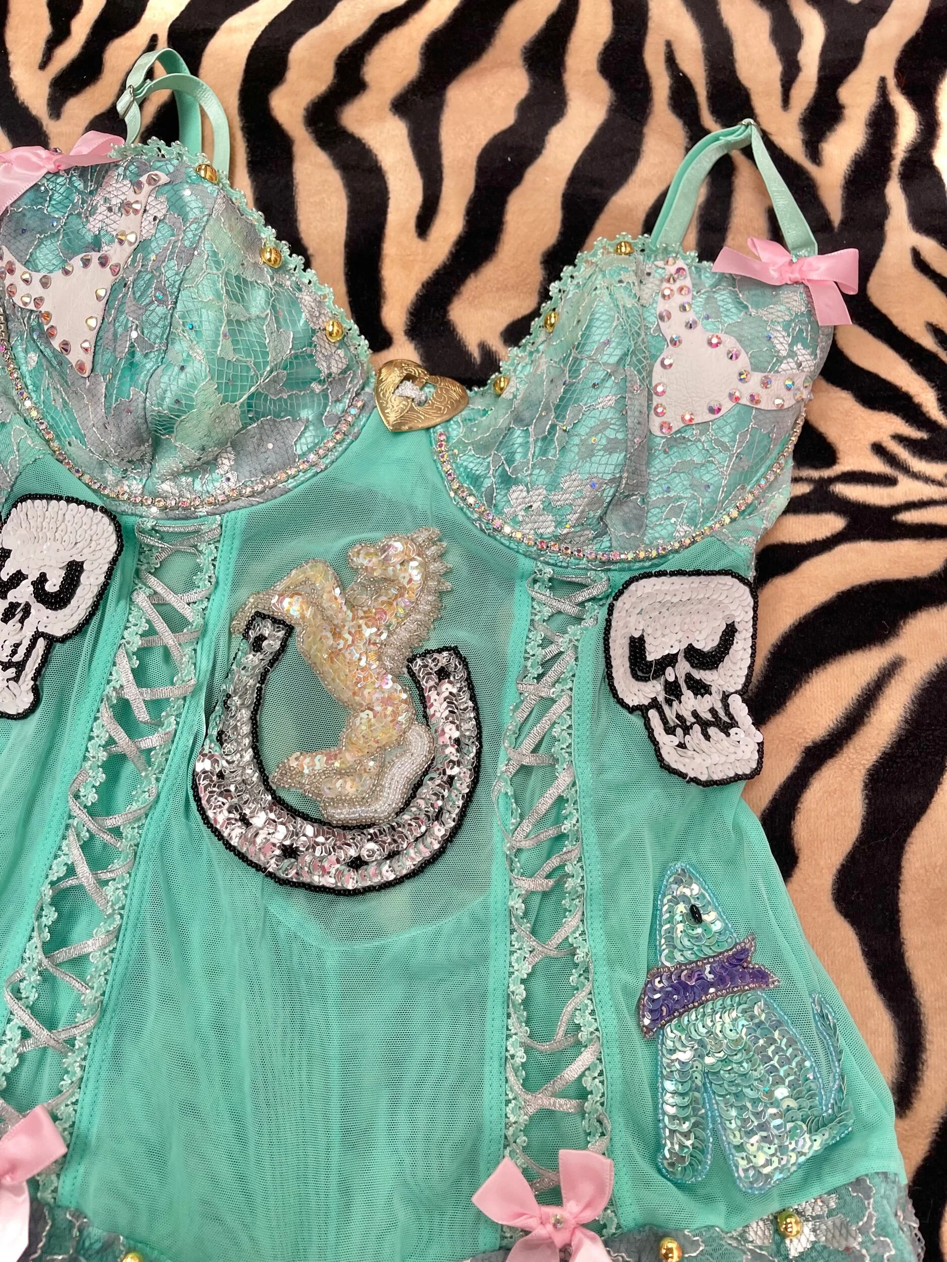 21C0E41B-E82D-45C2-8275-6D94F1A1369E