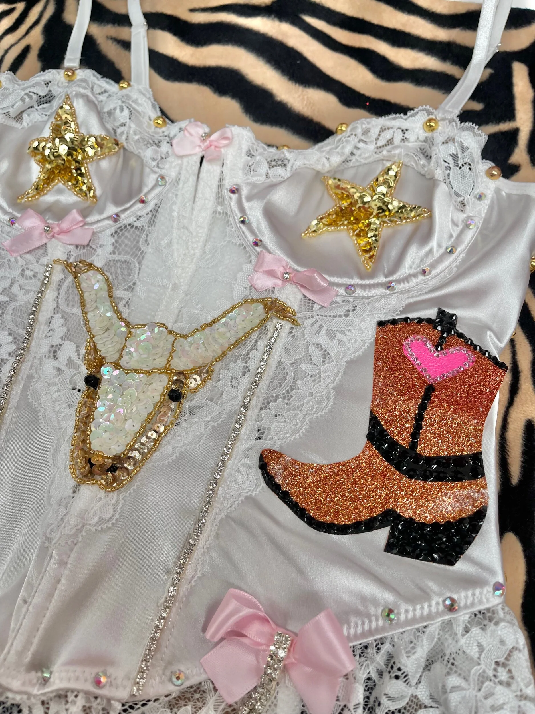 B66DD565-D394-4CDB-9A1F-8097E53FAC72