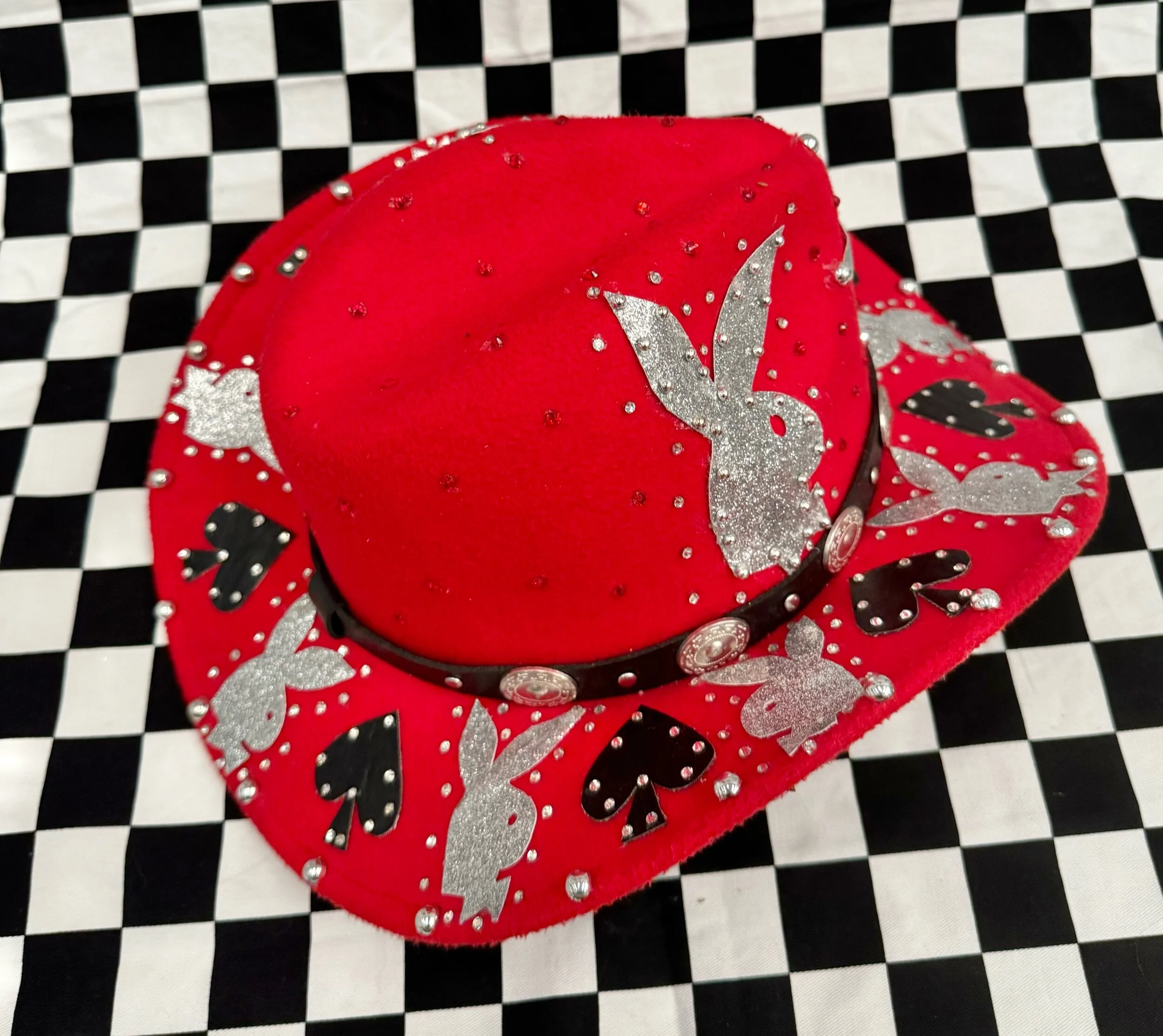 6AEC74E7-8C7C-4906-8810-39FCBD04C9DC