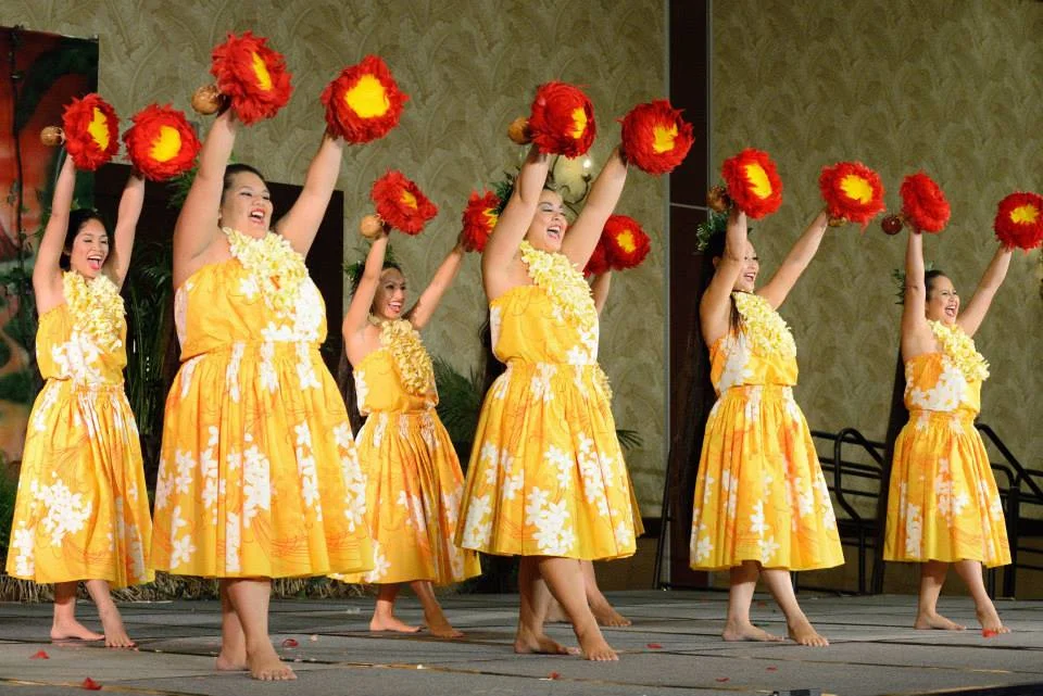 Wahine Hawaiian Hula 'Auana