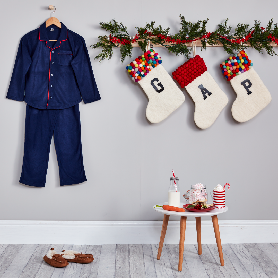 Gap Waiting for Santa B.png