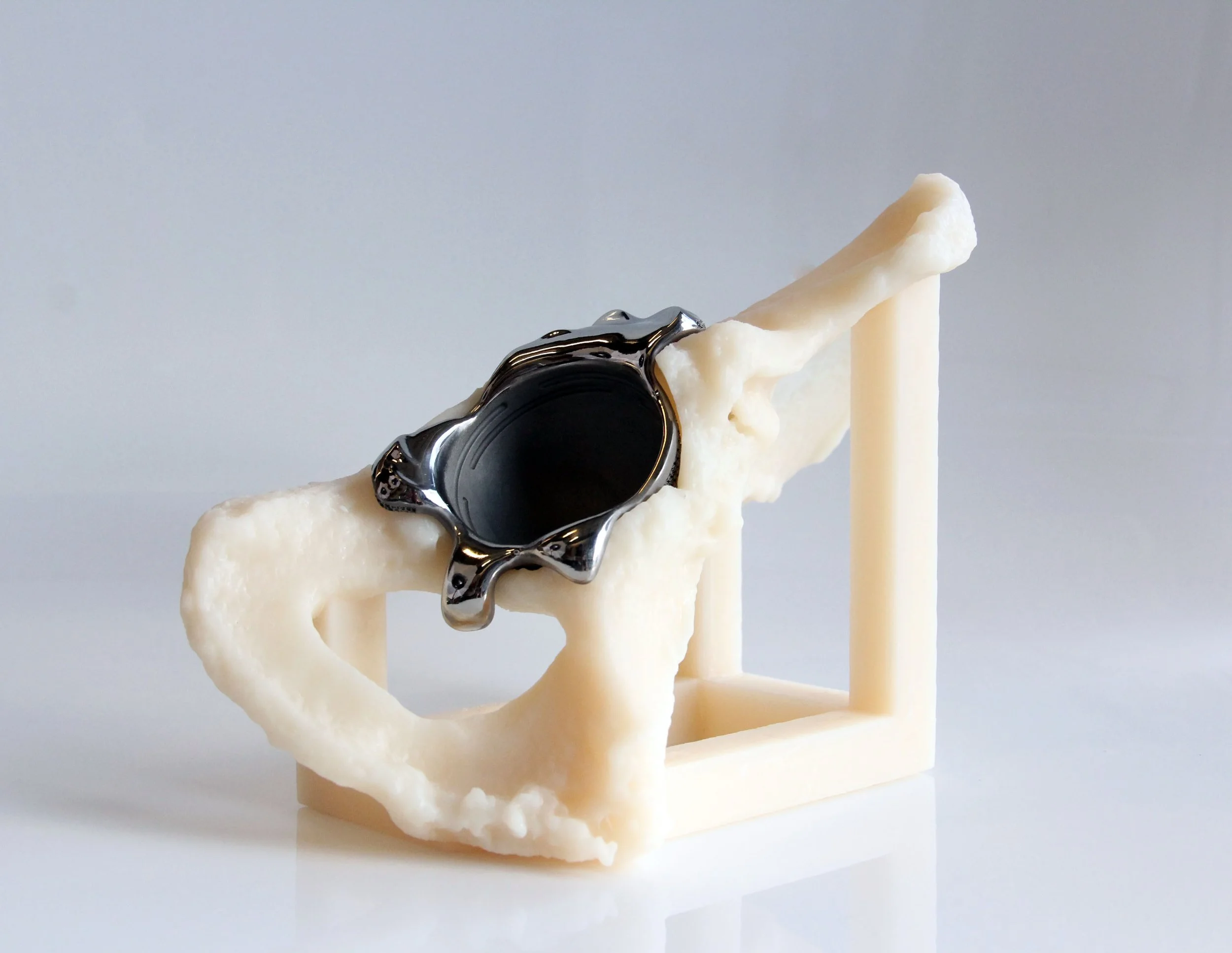 3d-systems-dmp-healthcare-hip-cup-bone-model-ossis.jpg