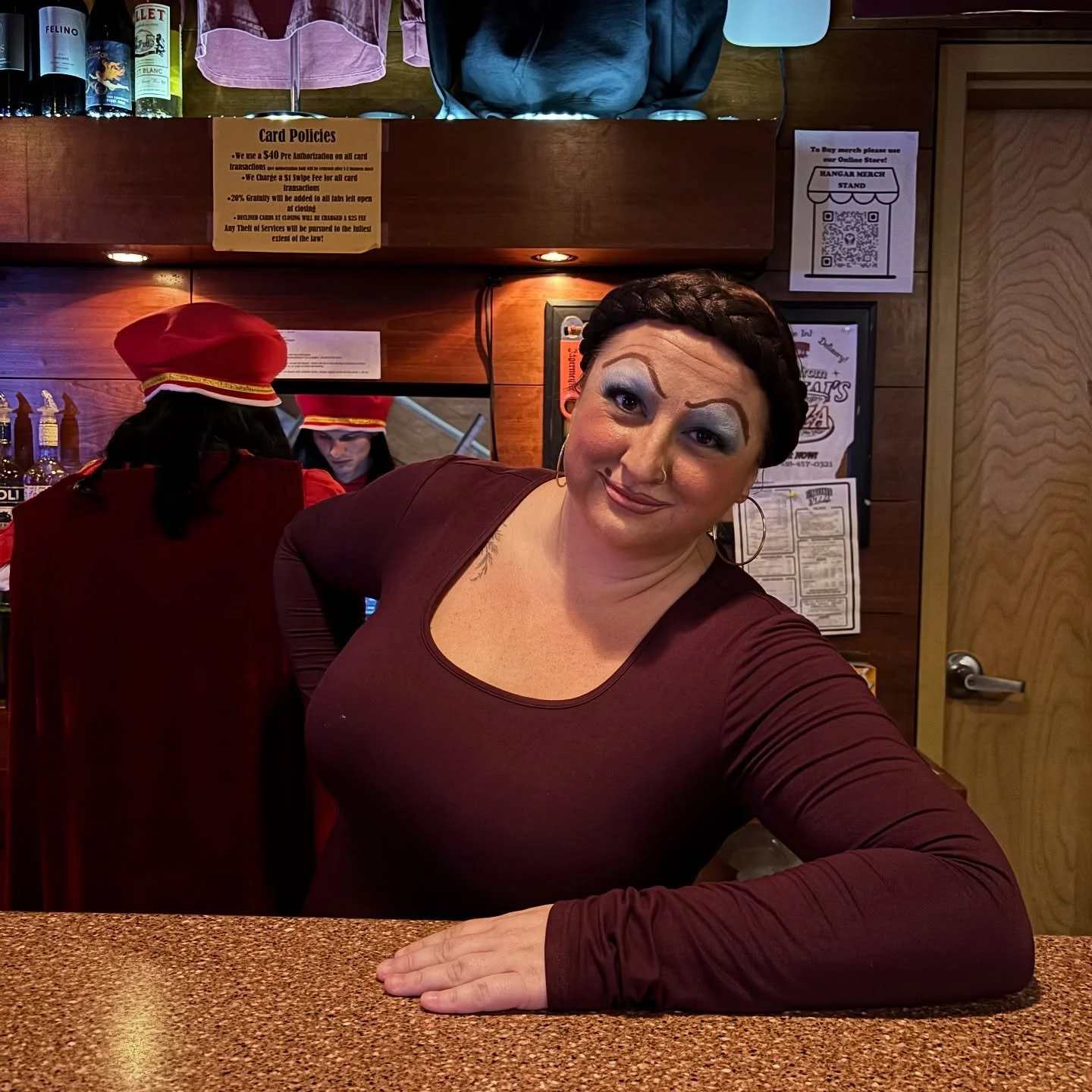 Who’s the guy? 🤨
King: Well, he’s not a guy per se, he’s an ogre.
*the entire bar gasps at the word ogre and drops silent* #onlyathangar #unofficial #whensunofficial? #garfieldjailbreak #shrek