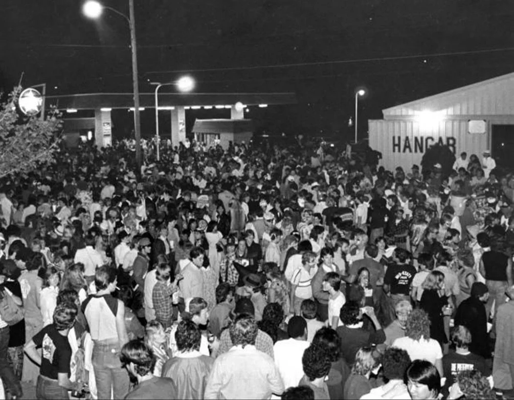 Some things never change. #carbondale #homecoming 🎃
The party’s just getting started — FREE Modern Day Saints show after the game today at 6pm, followed by a drag show. See you little rascals soon!! ✨ DRESS UP!