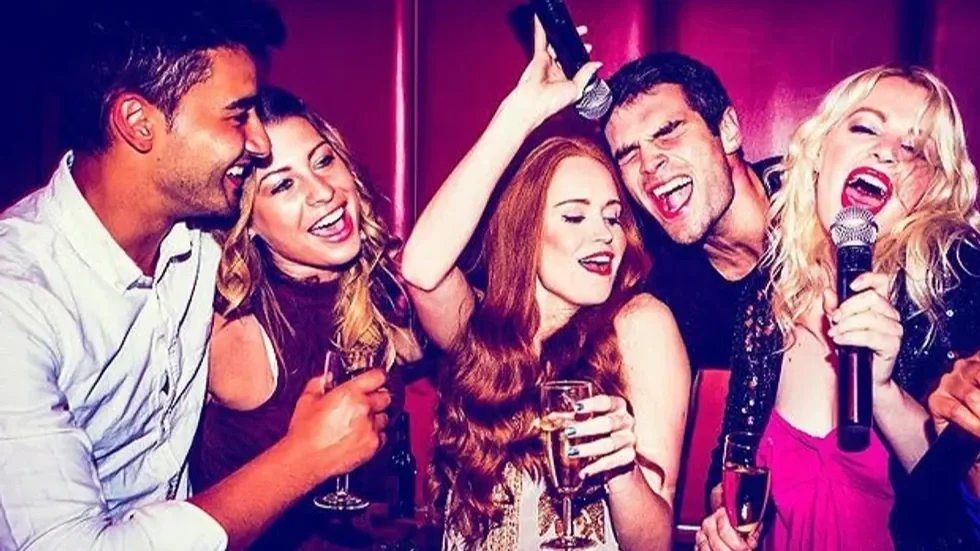 KARAOKE NIGHT 