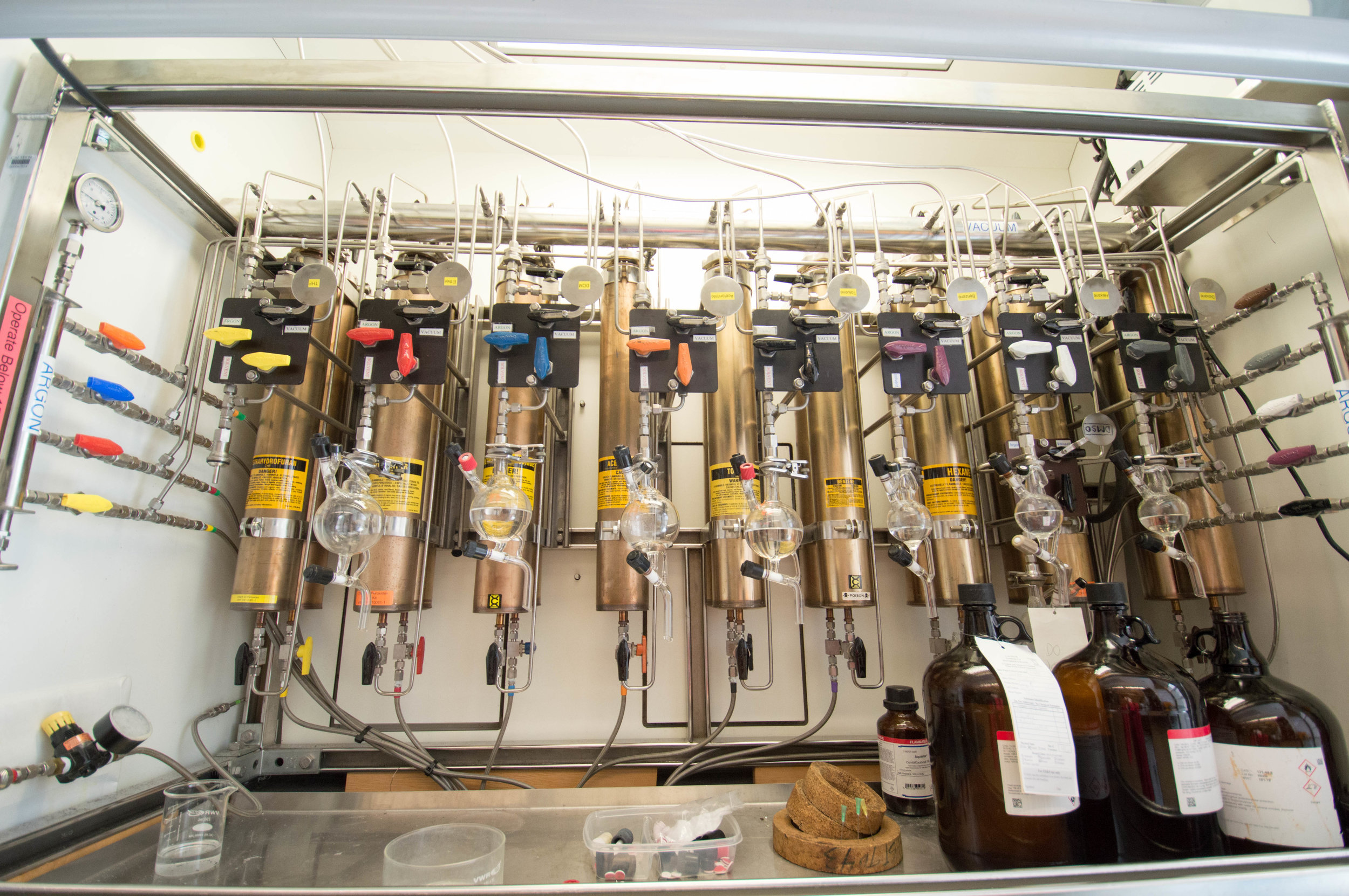 Solvent system with nine different degassed dry solvents