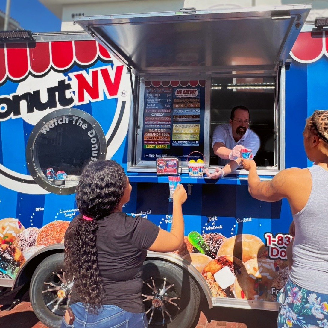 This month&rsquo;s Hometown Highlight features DonutNV Piedmont Triad, North Carolina!
 
~ About DonutNV ~
Step right up and watch the donuts! DonutNV is an interactive mobile donut trailer where they bring the party to your door!
At Piedmont Triad D