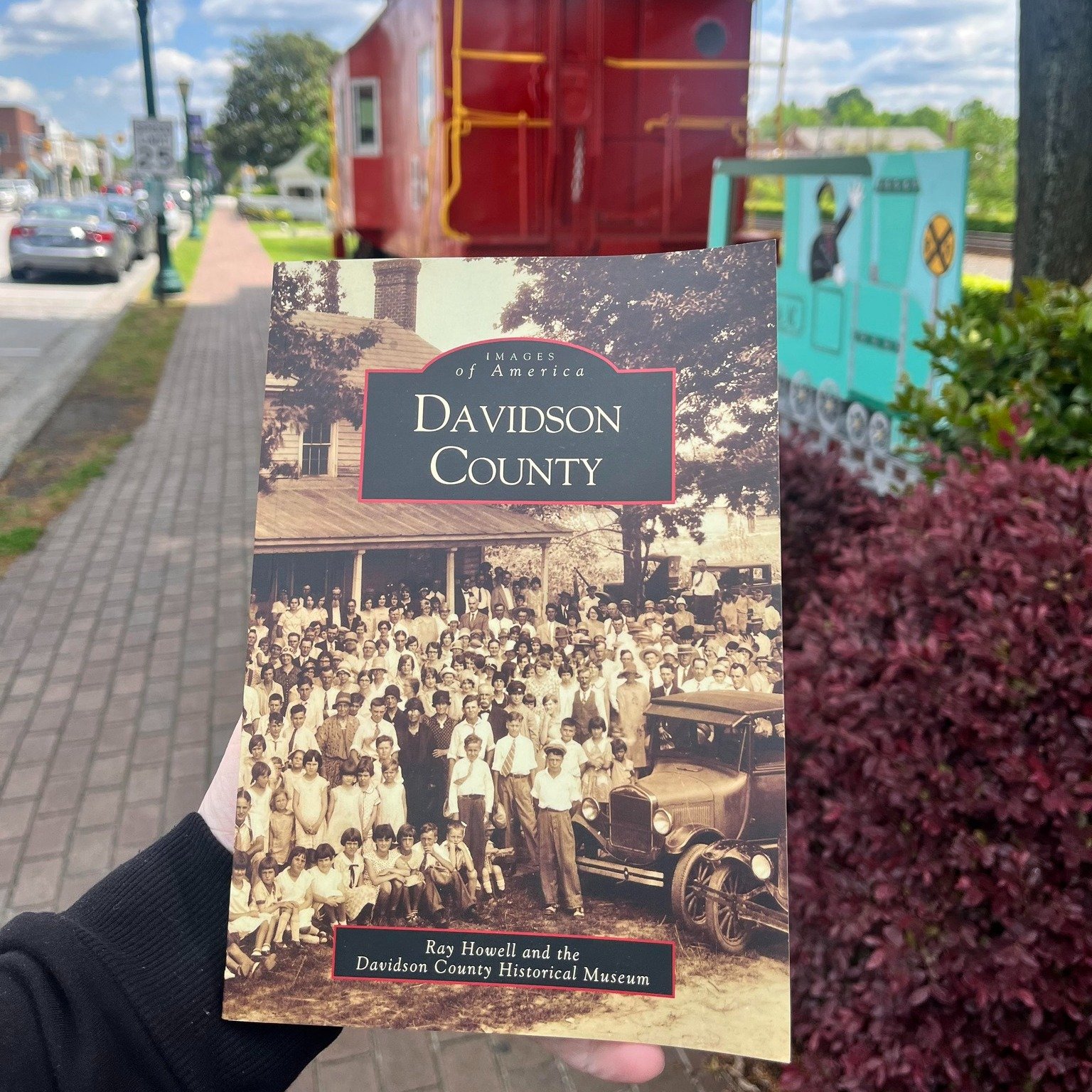 📚 Happy World Book Day, Thomasville! 🌟 Let's celebrate the joy of reading by exploring the literary treasures waiting to be discovered in our quaint town. From our books in our local stores to hidden gems in our libraries, there's something for eve