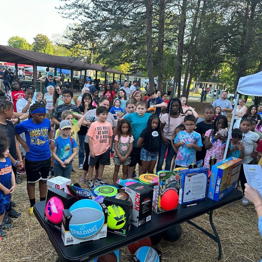Thomasville Parks &amp; Recreation is hosting their SPRING PARTY IN THE PARK on May 9th, 2024! 🌞🎈Come join us and many other community partners at Turner Street Park (400 Turner St. Thomasville, NC 27360) for a fun family afternoon of inflatables, 
