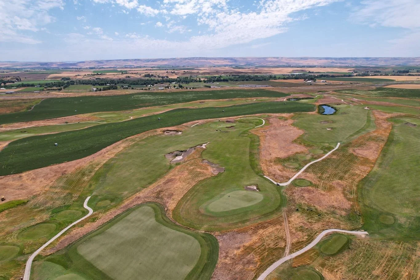 @winevalleygolf is such a fun, wide open links style course in the rolling hills of Walla Walla, WA (my home town) 

#golf #golfcourse #golfing #wallawalla #washingtonstate #washingtongolf #drone #golflife #golfaddict #golfstagram #golfislife #dji #d
