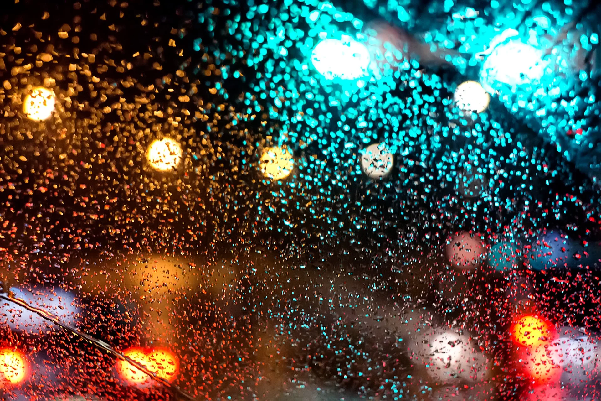 light-643957_1920.jpg
