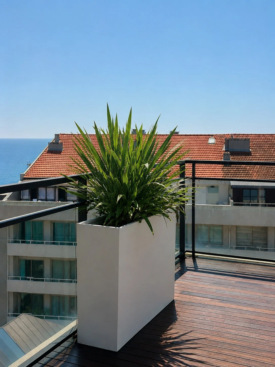 Floreiras Lacadas Plantox. 🌿

Design contempor&acirc;neo e acabamento profissional, com a resist&ecirc;ncia necess&aacute;ria para acompanhar projetos residenciais e comerciais ao longo do tempo.
#plantox #floreiraslacadas #design #paisagismo #exter
