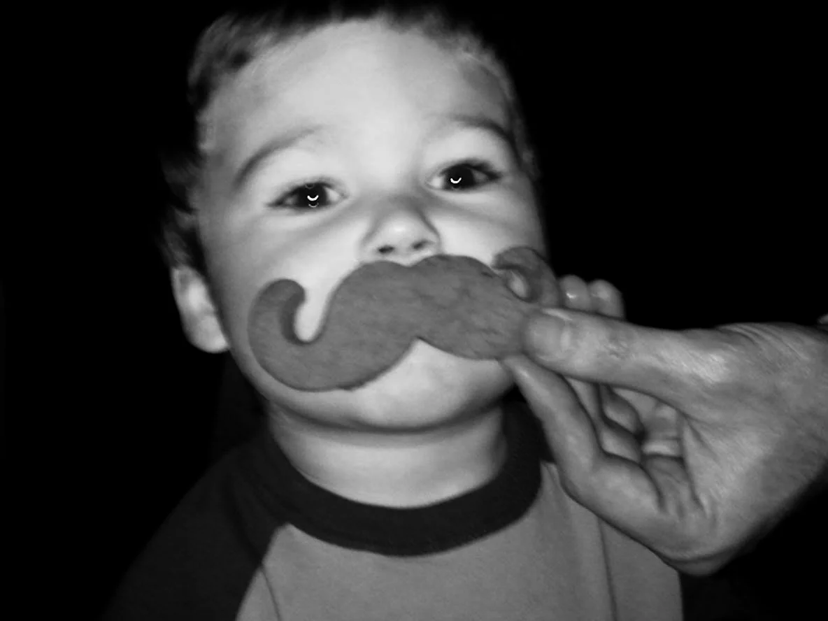 img00077-20111204-1855_bw.jpg
