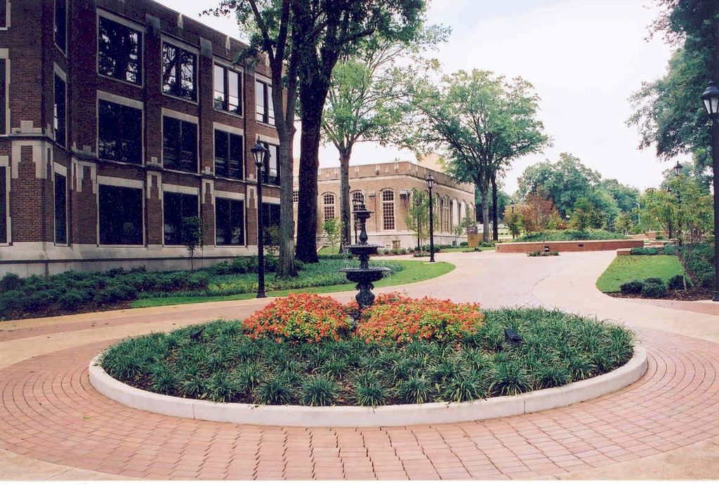 UNA campus, square with fountain and flowers - Student Housing Lions Place Properties Florence, Alabama