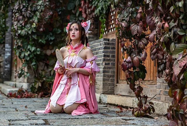 Random woman cosplaying in Gubei.
.
.
.
.
.
.
.
.
.
.
.
.
.
.
.
.
.
.
.
.
.
#travelchina #traveltheworld #backpacking #wanderlust #theglobeisbeautiful #travelphoto #travelphotography #travelblogger  #canon #canon5d3 #canonphotography #natgeo #nationa