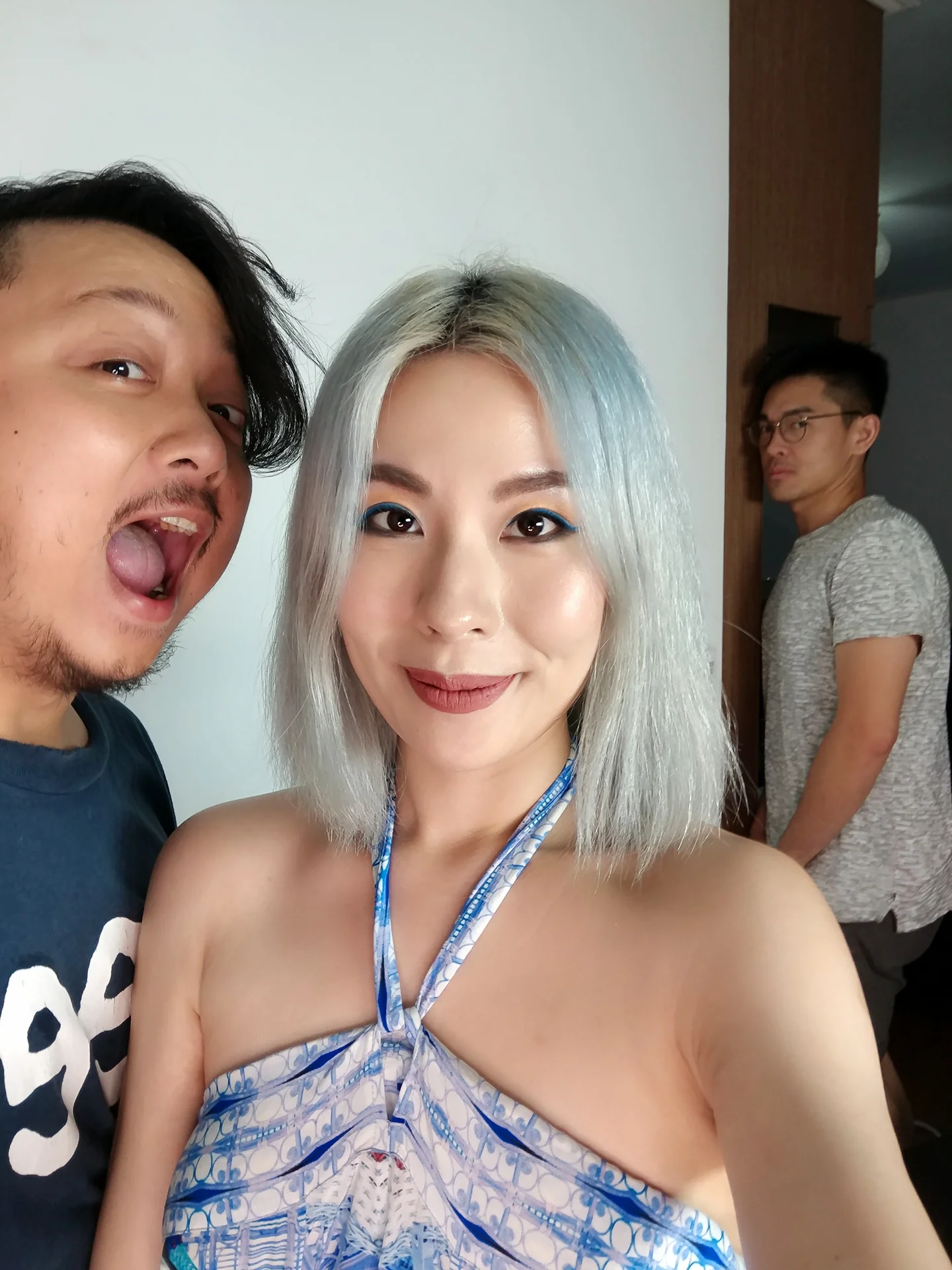 這次感謝辛苦的兩位幫我拍攝影片幕後花絮之不太正常的工作人員...