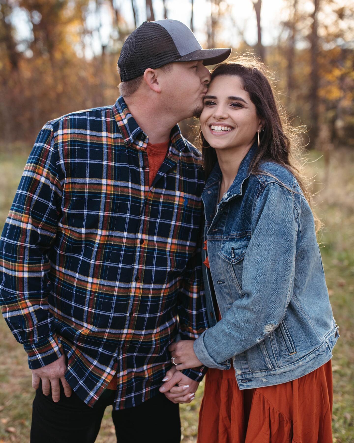 The fall colors decided to stick around but I&rsquo;m not mad about it🍁am I the only one not ready for winter? 

Saturday afternoon was spent roaming around fields with these two as we took their engagement photos. It was the most beautiful day, and