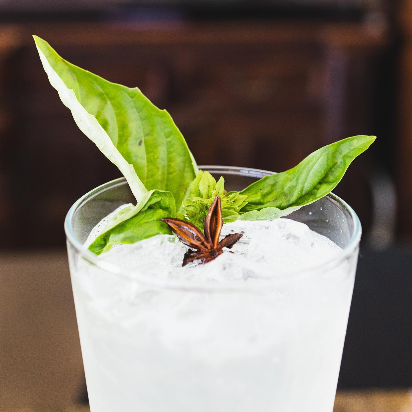 When the bartender hands you your drink on a Friday evening and it looks like this 😍✨

Pictured is our Basil Star Spritzer.