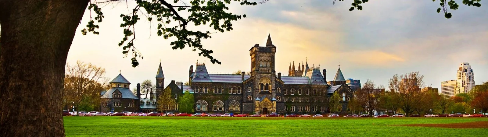estudios-en-u-de-toronto-campus-esl-chile.jpg