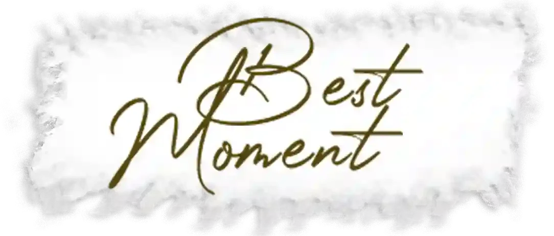 Handwritten “Best Moment” sign displayed in the La Dolce Vita gallery, capturing warm dining moments and shared experiences at the restaurant in Ottawa.
