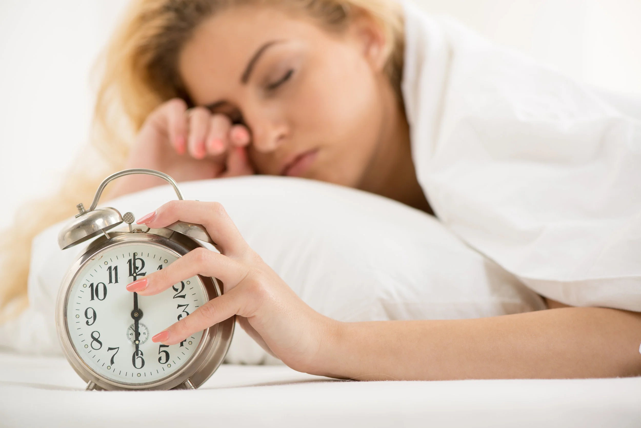 The Curse of the Early Riser: 3 Tips on How to Get Your Baby to Sleep Later