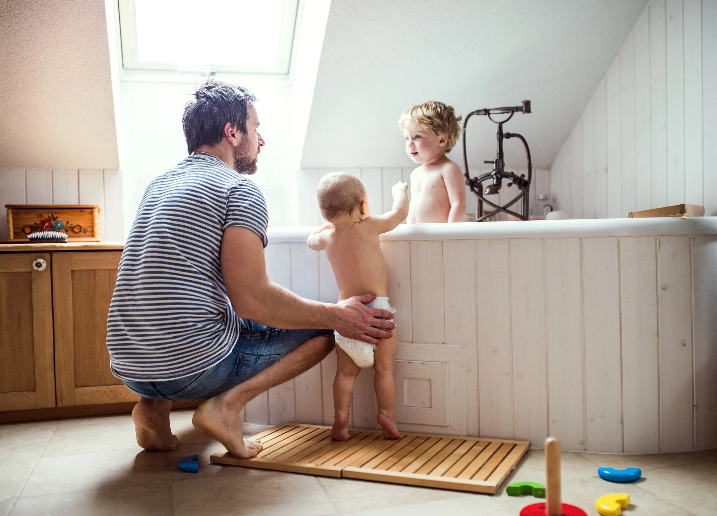 How to Navigate Bedtime Solo with Multiple Children and Differing Routines