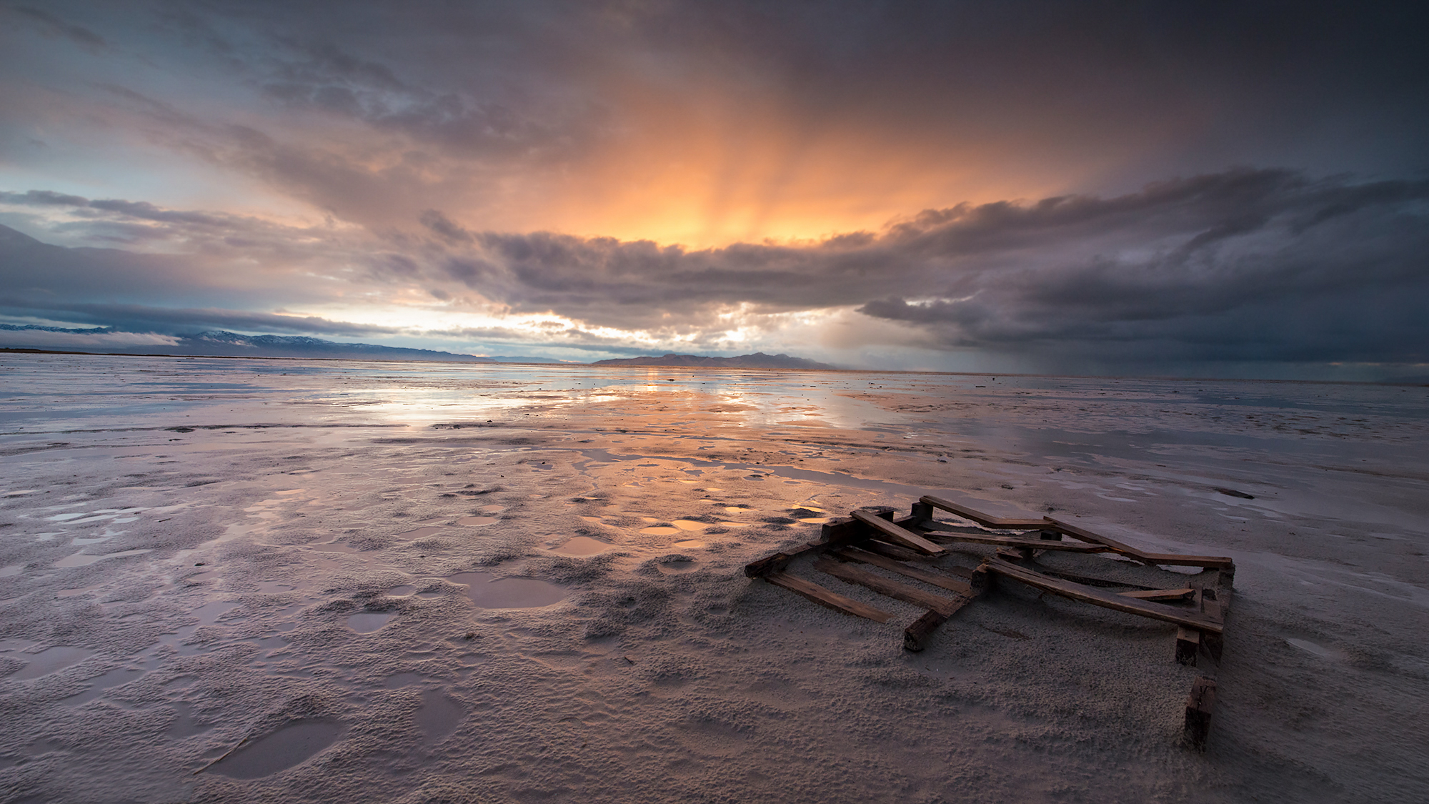 SUDDEN BREAK
 Great Salt Lake, Utah