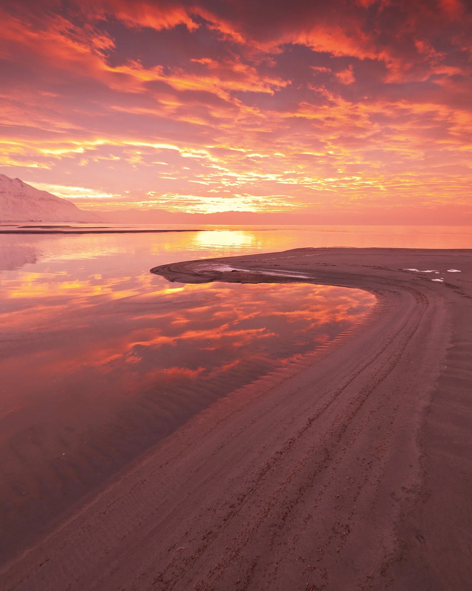 COLOR OVERLOAD
 Great Salt Lake, Utah