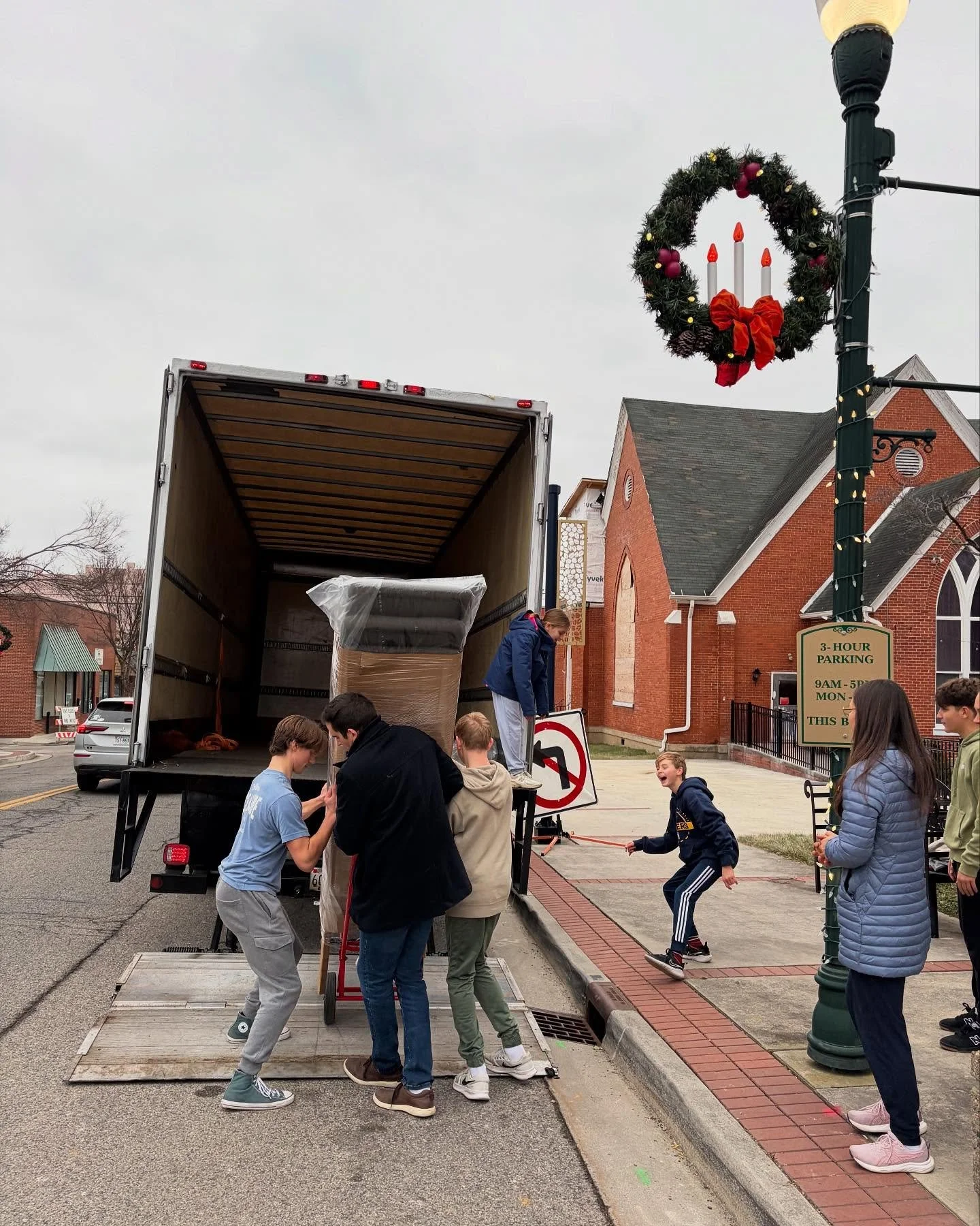 🎶&ldquo;On the first day of Christmas (break), VCS received&hellip; the chairs for our sanctuaryyyyy&rdquo;🎶

That&rsquo;s right - 300 sanctuary chairs were delivered today! All were successfully unloaded thanks to a lot of strong work from board m