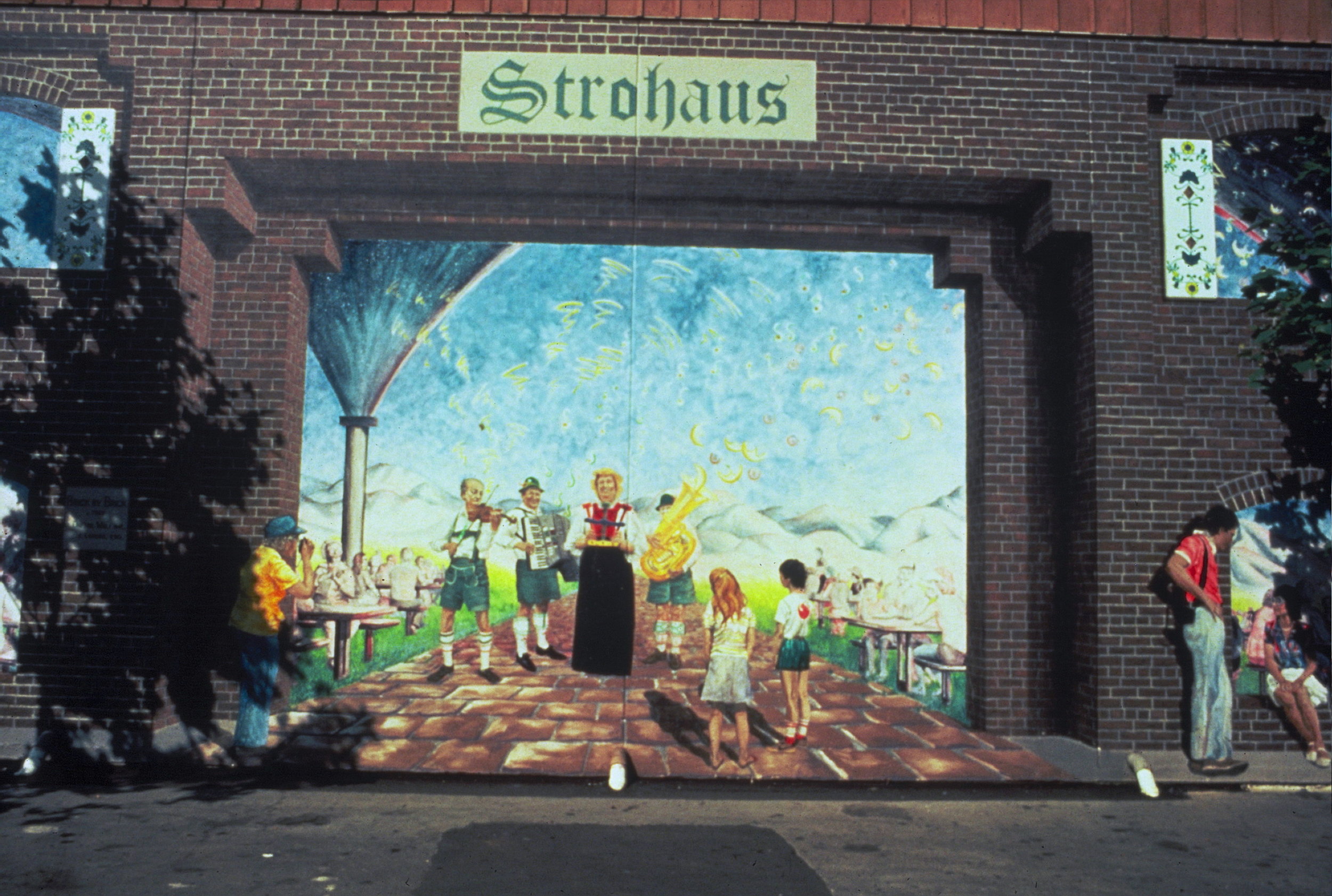 Strohaus Entrance.jpg