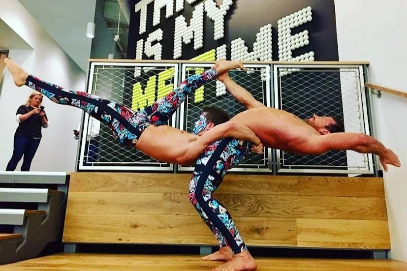 Stretch coach displays feats of flexibility to showcase results of mobility training in houston