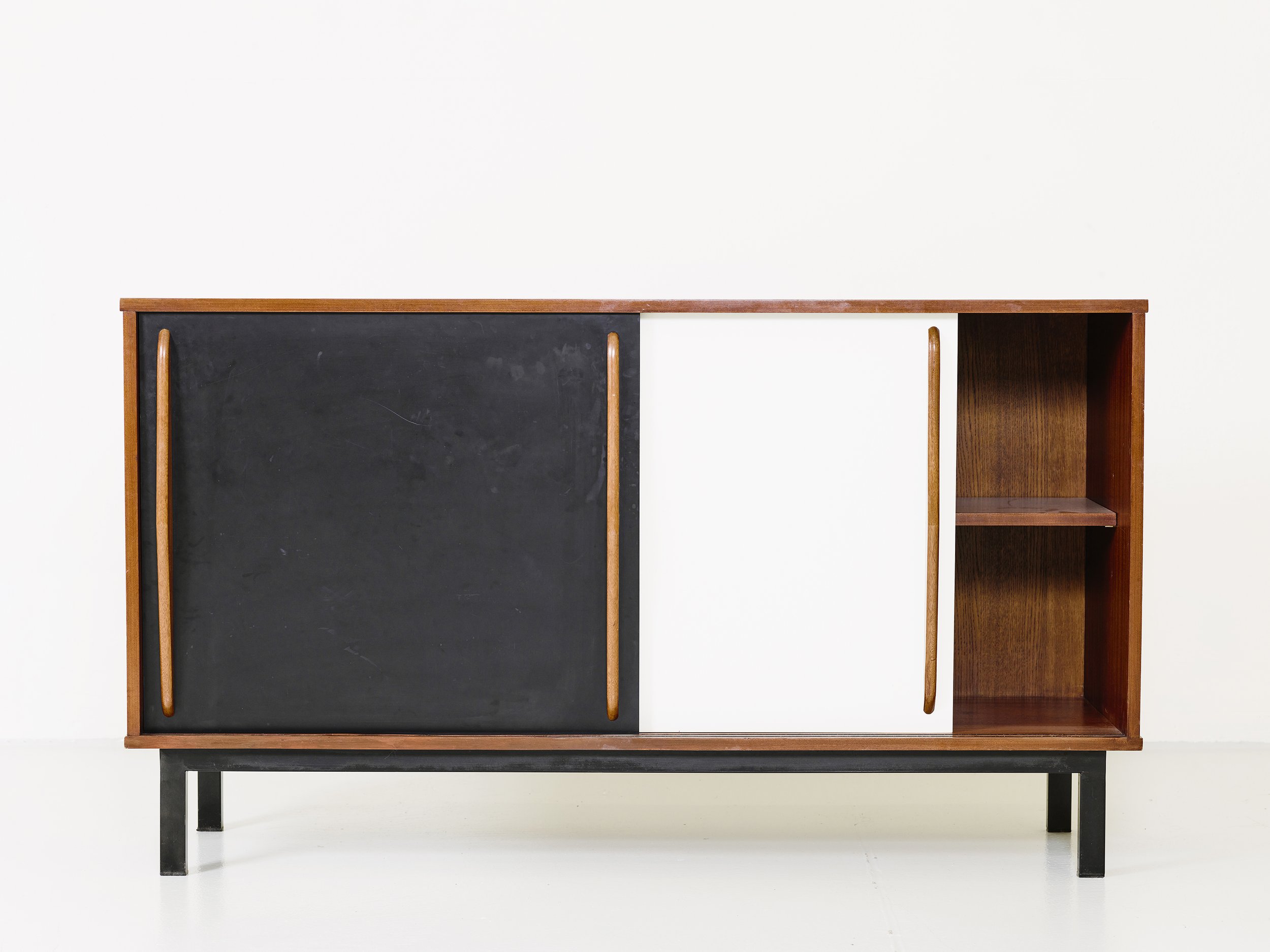 Sideboard 3-3.jpg