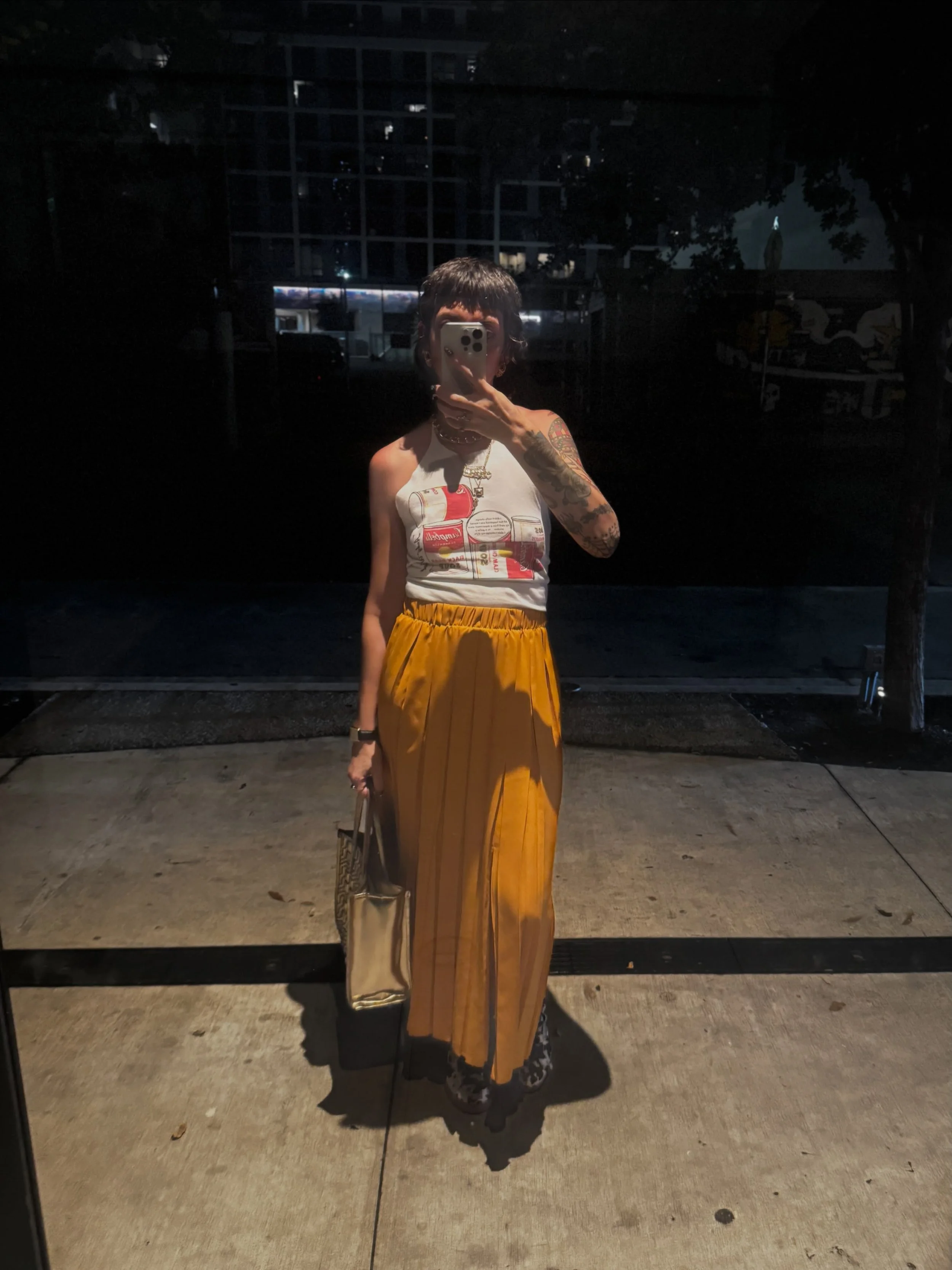 Day 13/40: OHHH WE HAD A WHOLE NIGHT AND THIS SKIRT KEPT ME COOL 😎 last slide is me in the same outfit (basically) from our pre-Covid 2020 trip to LA. I&rsquo;ve got some gems in my archive happy that they are coming out to play! 💛